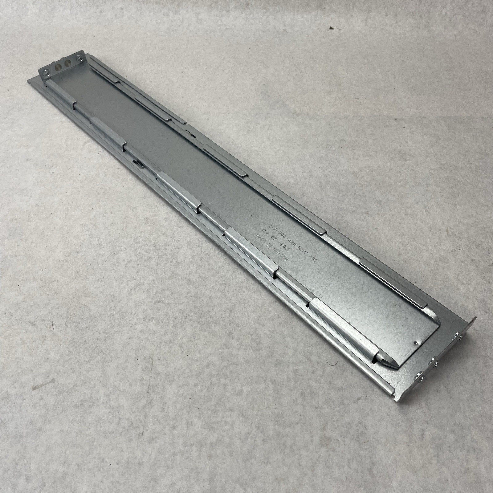 EMC 042-008-326 VNXE3200 Rack Mount Rail