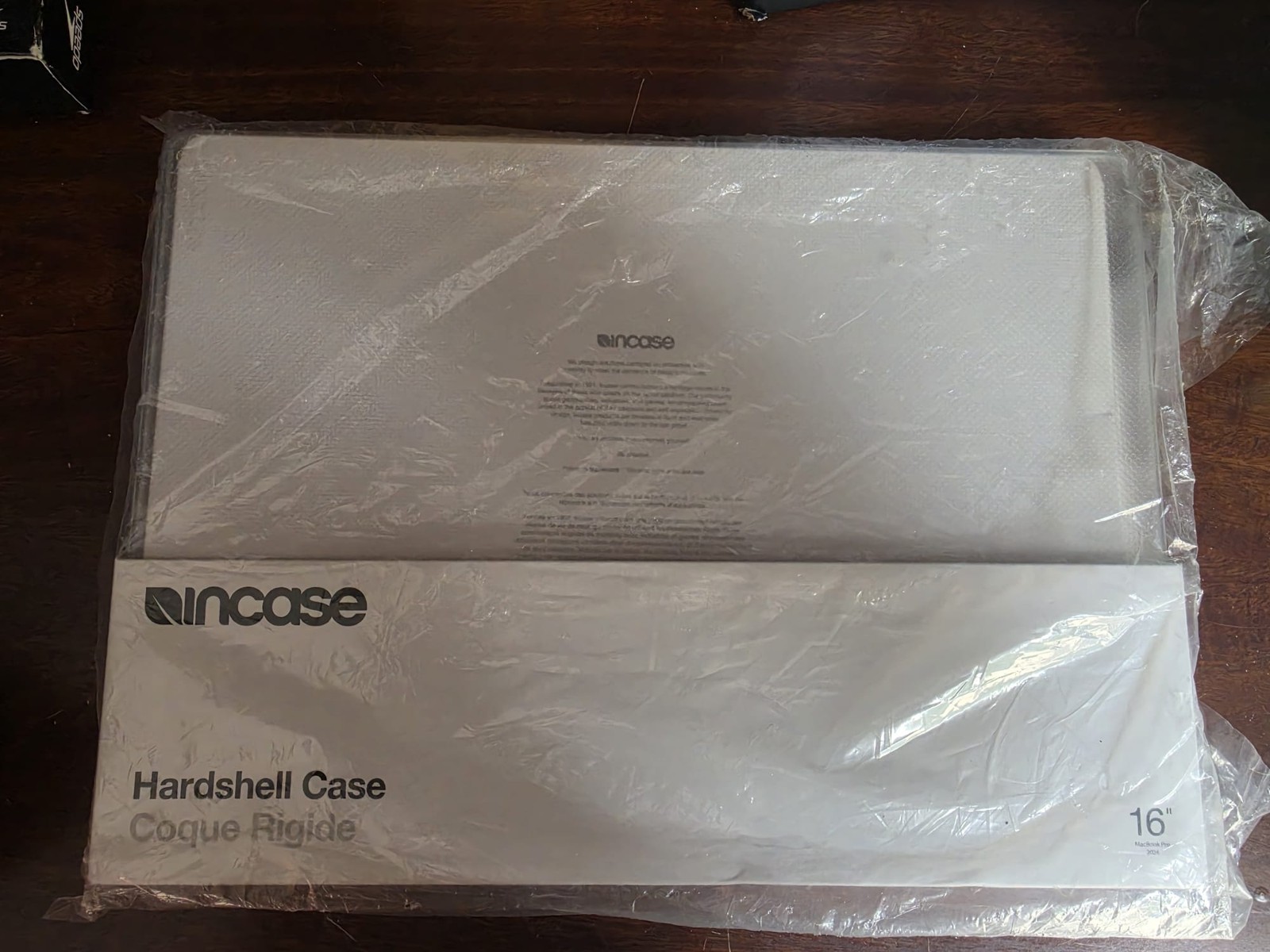 Incase Hardshell Case 16in MacBook Pro 2024 Clear New Sealed