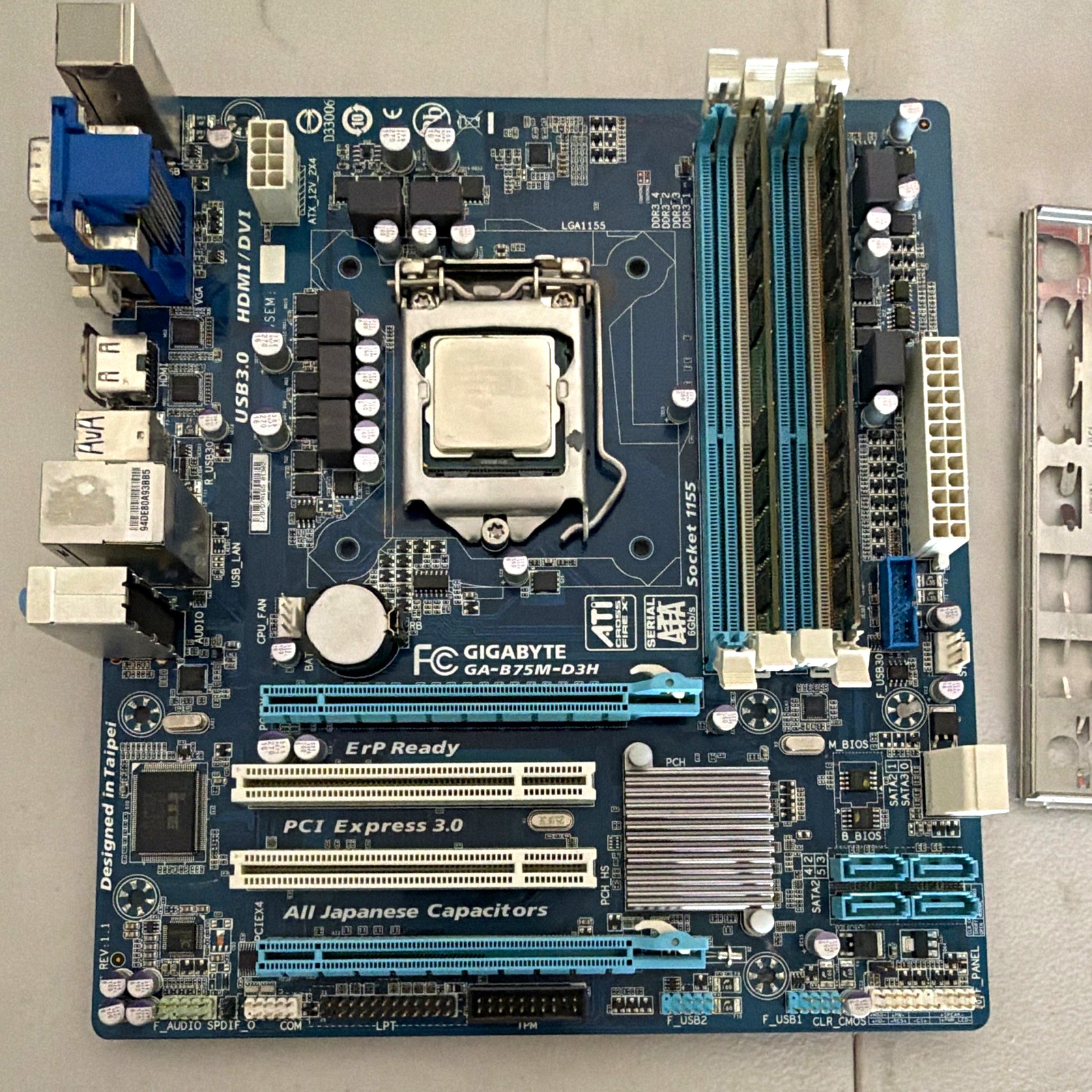 GIGABYTE GA-B75M-D3H MicroATX LGA1155 DDR3 4-Slot HDMI/DVI/VGA