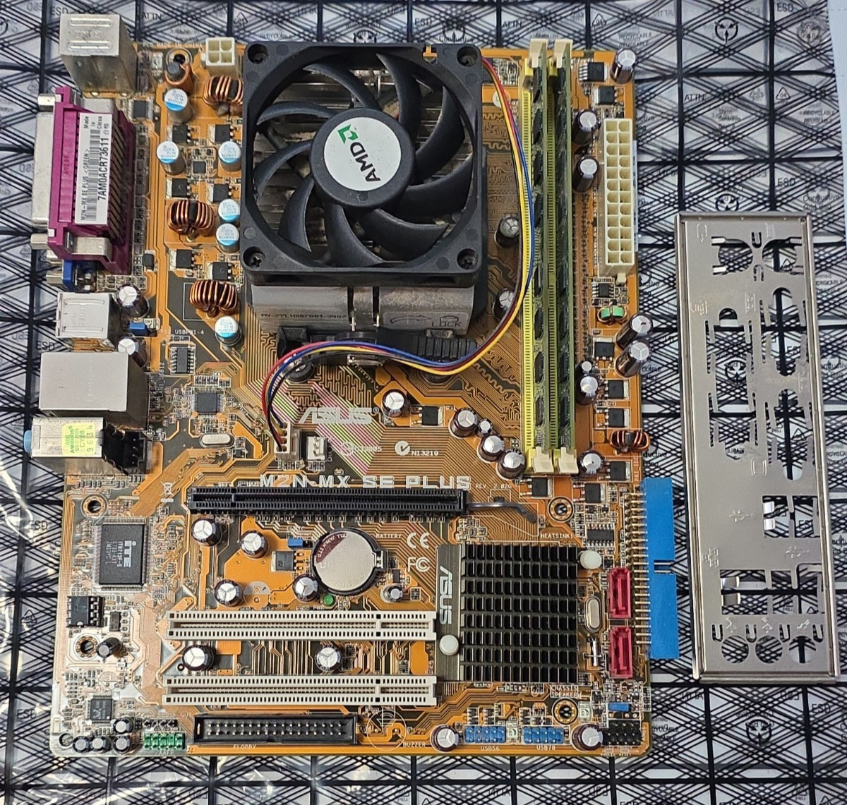 ASUS M2N-MX SE PLUS Motherboard w/ AMD Athlon 64 X2 4gb DDR 2 and I/O shield