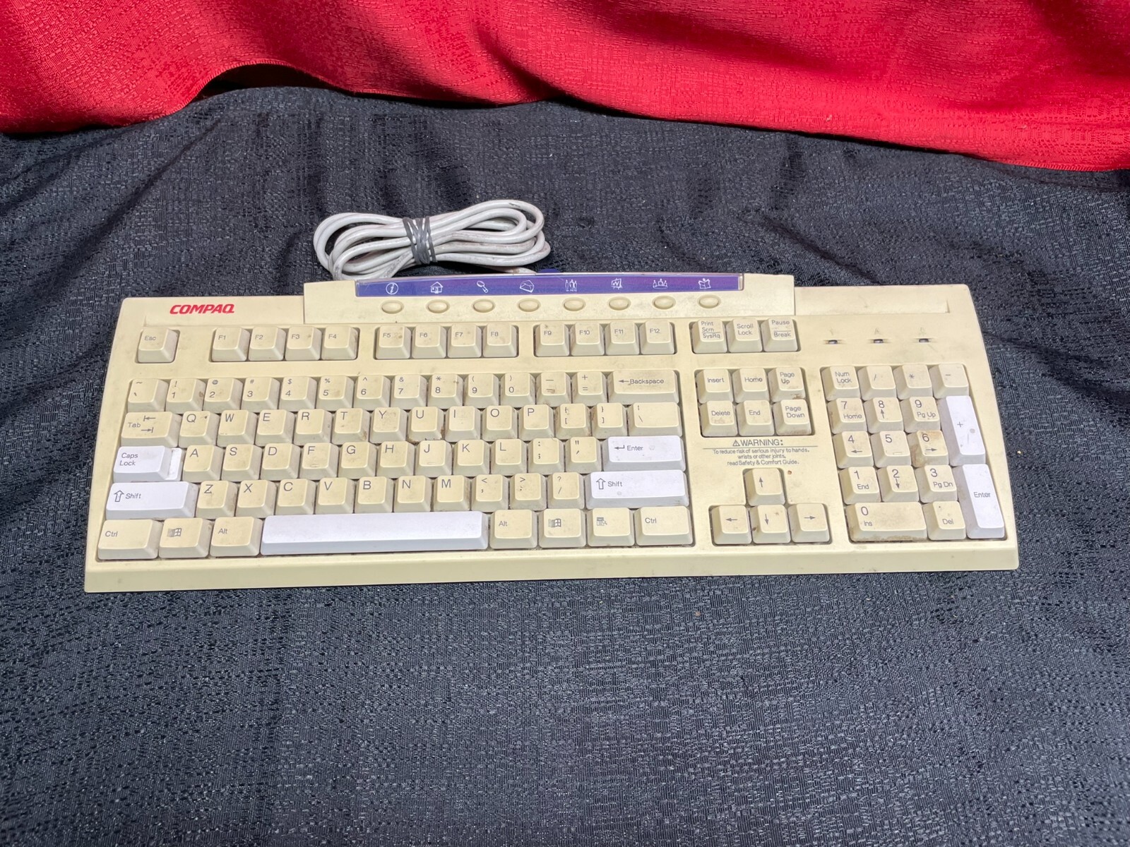 Compaq KB-9963 123130-001 122659-006 DOM WIRED KEYBOARD PS/2- TAN COLOR