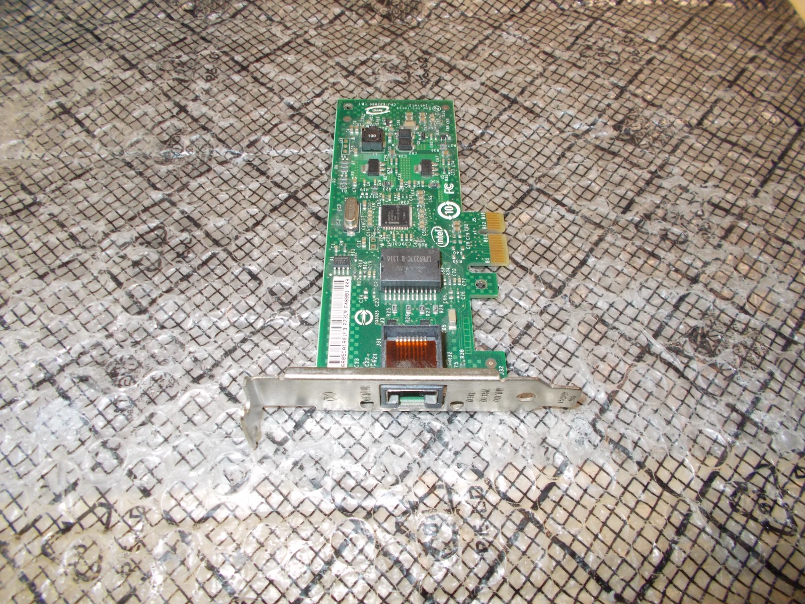 Intel PRO/1000 CT Gigabit PCI-E X1 Low Profile NIC w/ Yottamark EXPI9301CTBLK