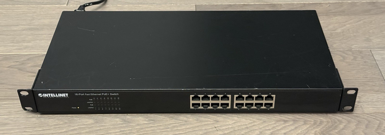 Intellinet 16-Port Fast Ethernet PoE(100 Mbit/s)+ Switch-Model:560849