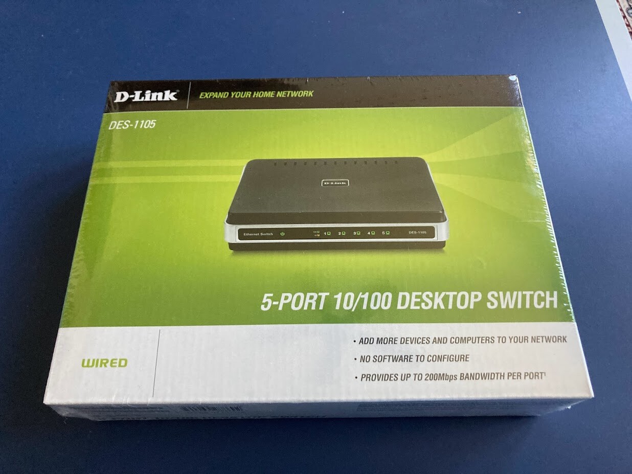 New D-Link  DES (DES1105) 5-Ports External Switch