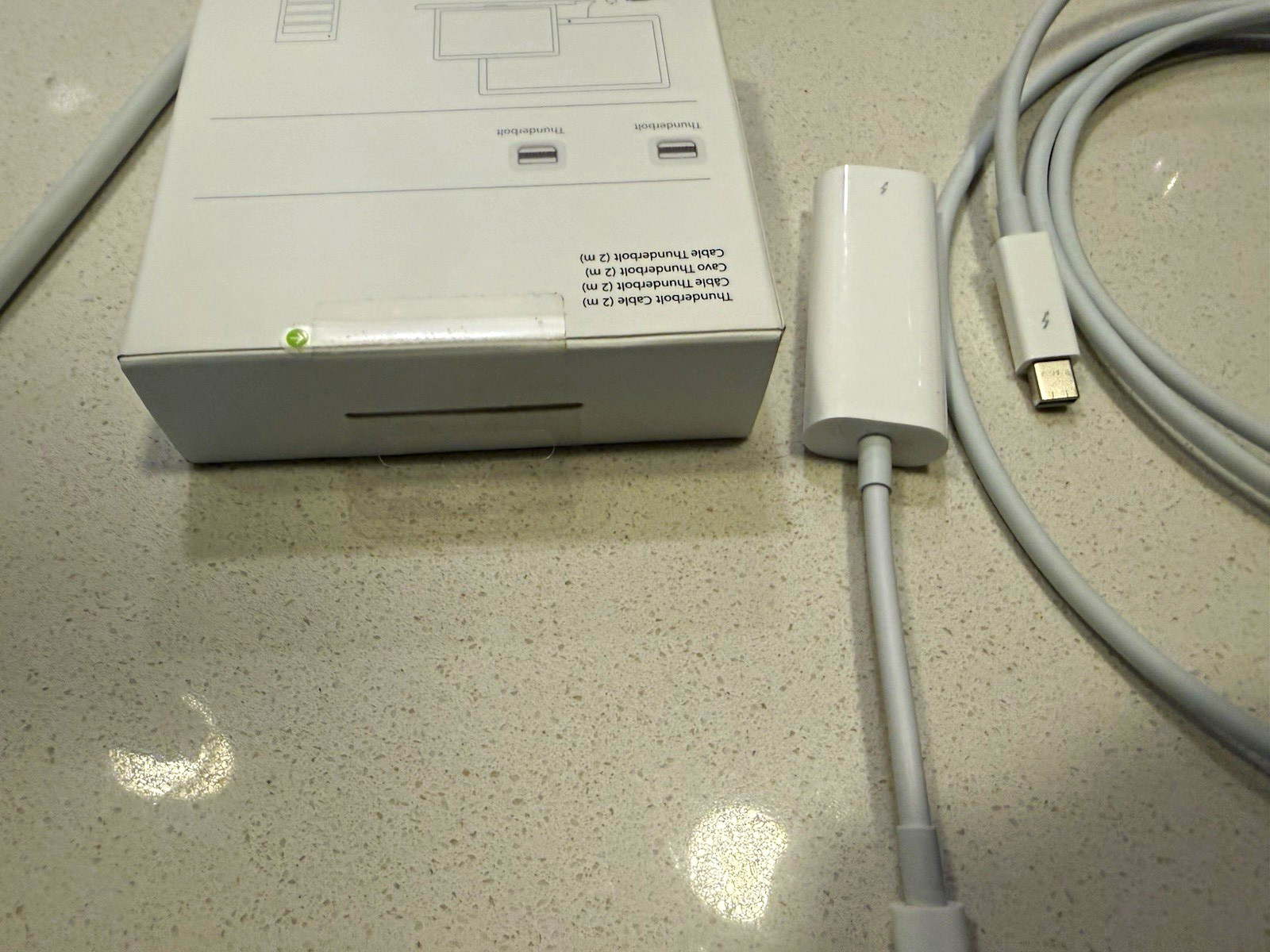 Apple Thunderbolt Display 27in 2560x1440 LED Silver Thunderbolt w/Speakers