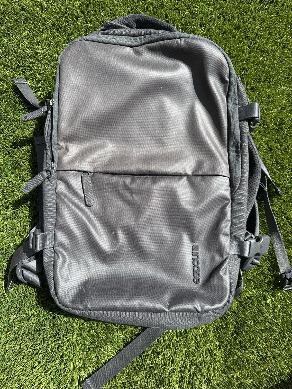 Incase EO Travel Backpack (Black) fits up to 17 inch MacBook Pro