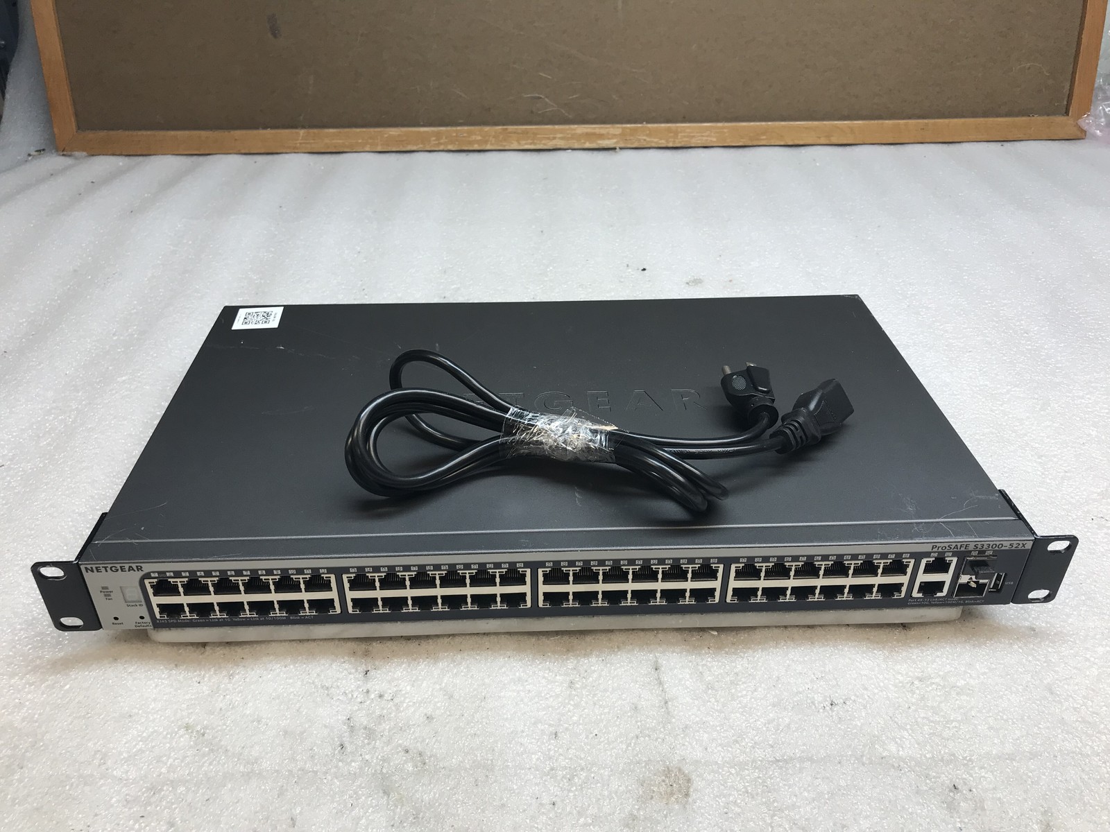 Netgear S3300-52X ProSAFE 48-Port Gigabit Stackable Smart Switch w/4 10G uplinks
