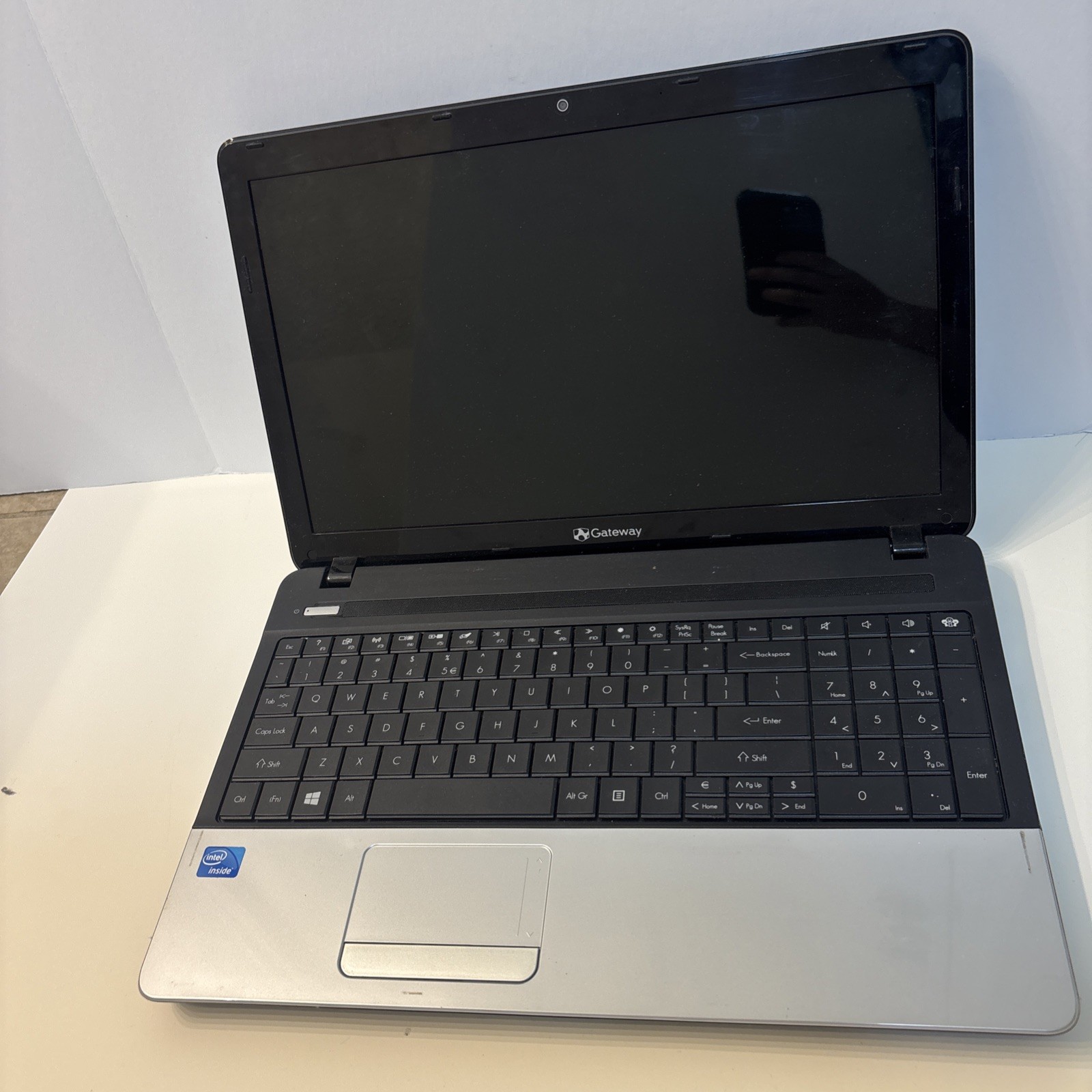 Gateway NE56R31u 15.6" Laptop For Parts Or Repair Untested No Charger