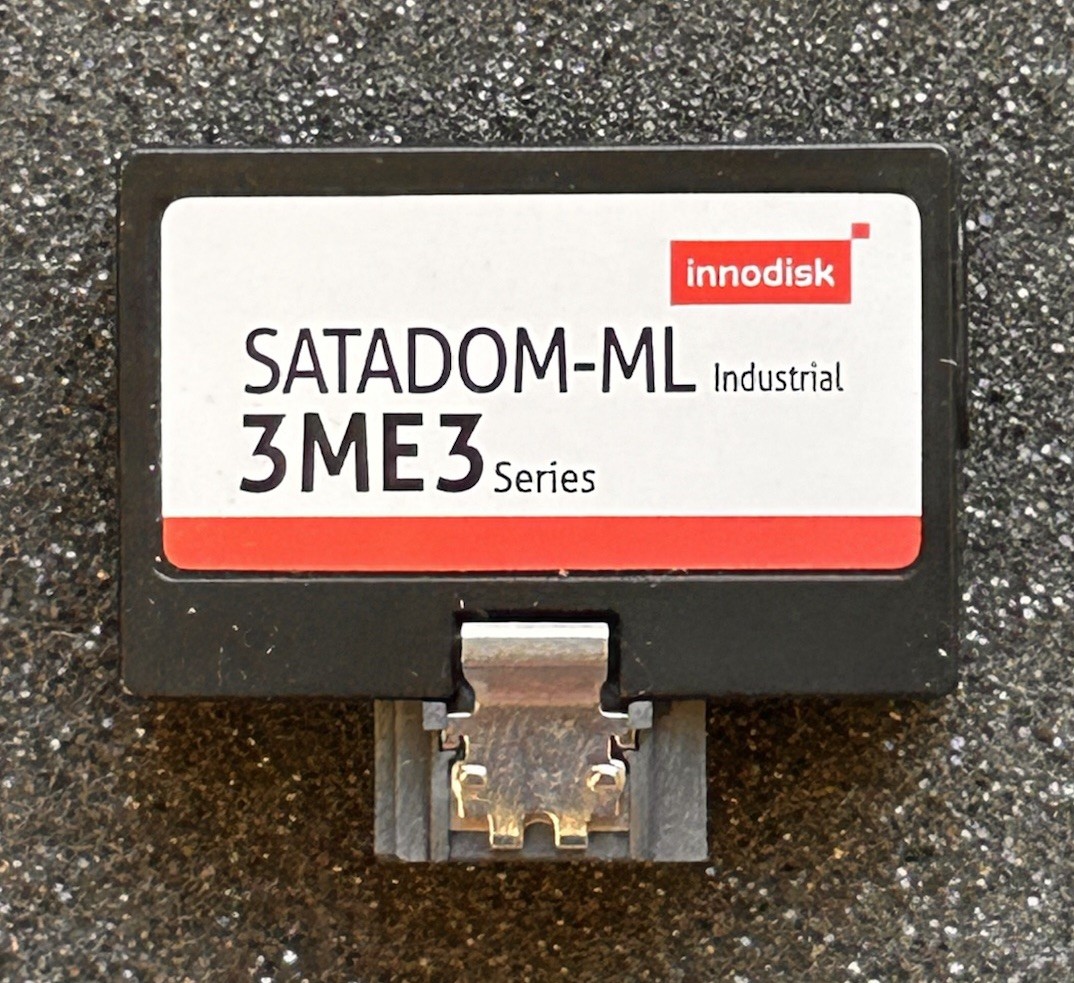 Innodisk SATADOM-ML 3ME3 16GB Industrial SATA SSD DESML-16GD08BW1DC-B146