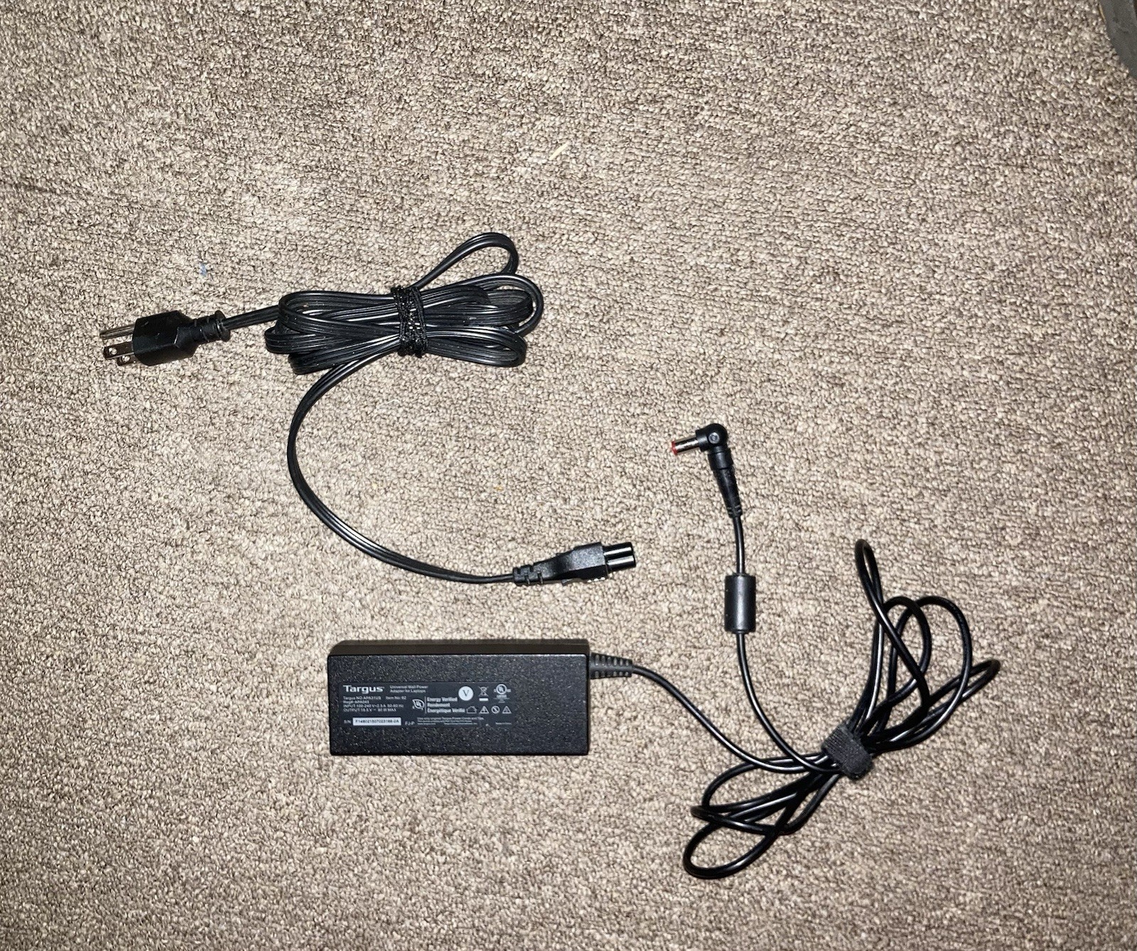 Targus Universal Walt Power Adapter for Laptops No: APA31US 19.5V 90W