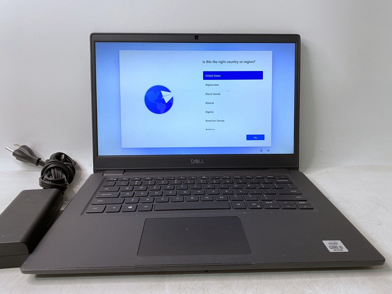 Dell Latitude 3410 14"  i5-10210U 8GB DDR4 256GB SSD Win11Pro - Scratched