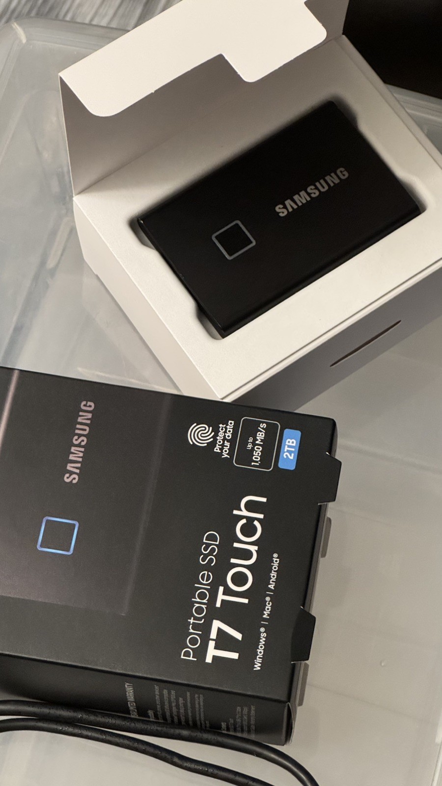 Samsung T7 Touch Portable SSD 2TB,up to 1050MB/s, USB 3.2 External Solid State