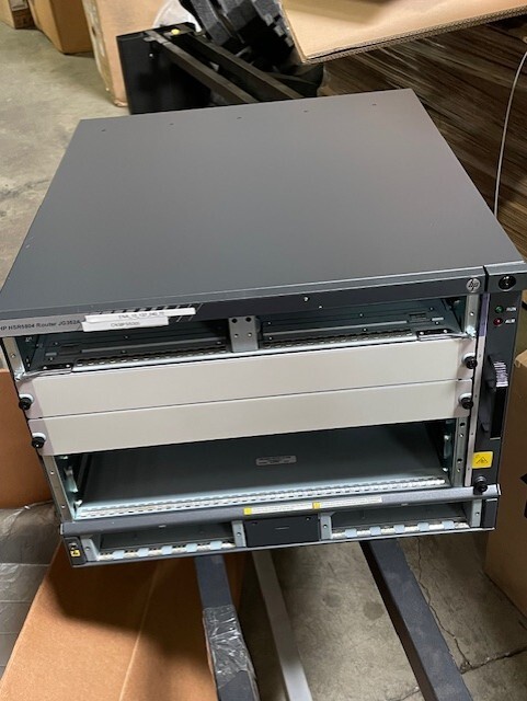 JG362A HP FlexNetwork HSR6804 RSE-X2 Router Chassis with Fan Module