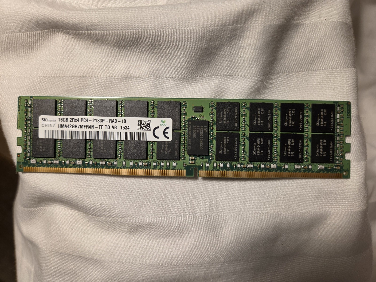 SK Hynix 16GB DDR4 2133MHz PC4-17000P-R 288-Pin ECC RDIMM, HMA42GR7MFR4N-TF
