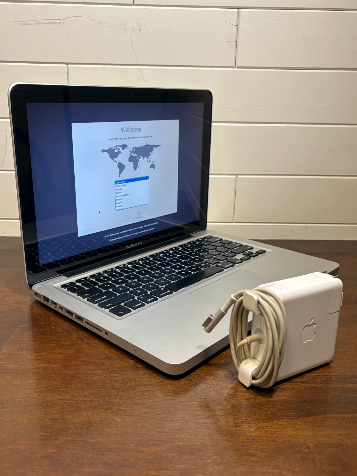 Apple MacBook Pro 13” Mid 2012 A1278 i5 4GB 120GB SSD Catalina bundle
