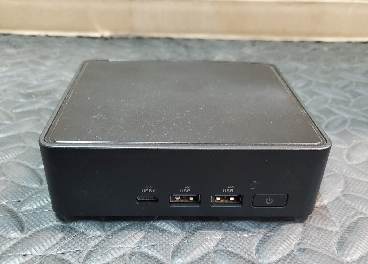ASUS NUC 14 Pro Barebone Mini PC (NUC14RVK) - Intel Core 3 100U - No RAM/SSD