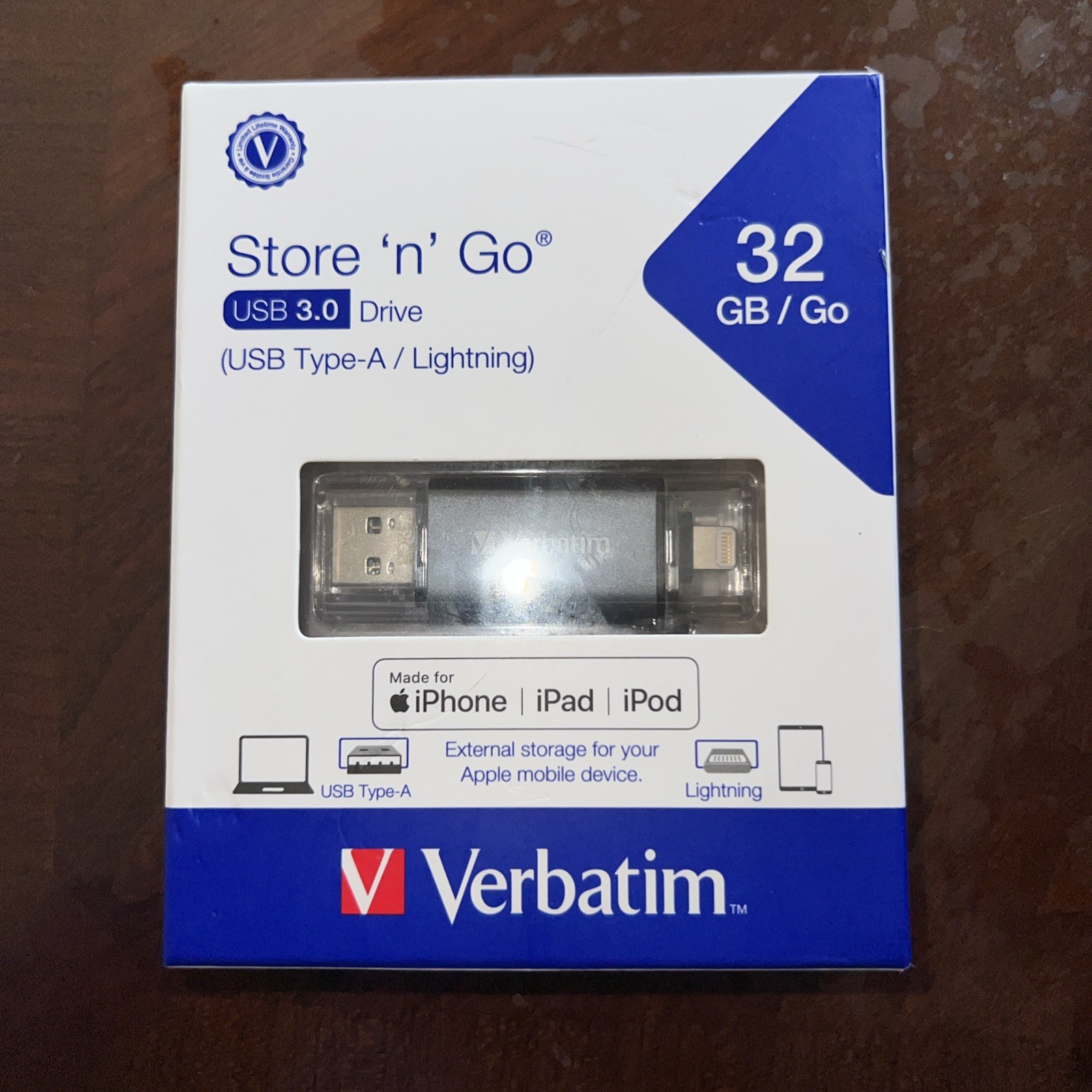 Verbatim iStore 'n' Go 32GB Dual USB 3.0 Flash Drive - Graphite