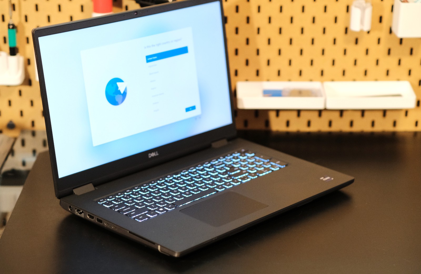Dell Precision 7770 17.3", Core i9-12950HX, 64GB DDR5, 512GB SSD, RTX A3000 12GB