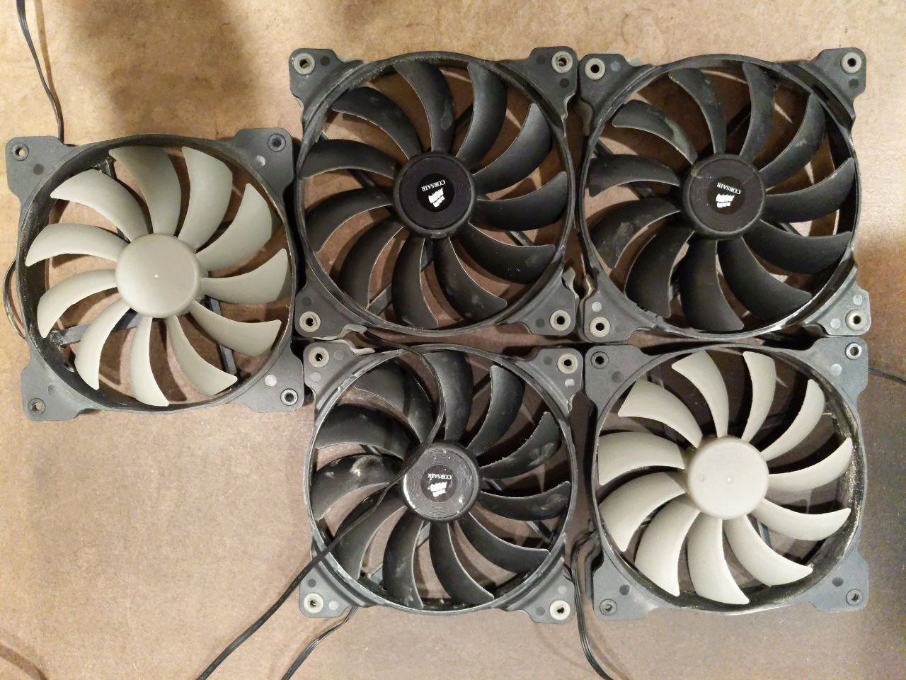 5x Corsair AF120 120MM Air Flow Air Series Quiet Edition 4-Pin PC Case Fans