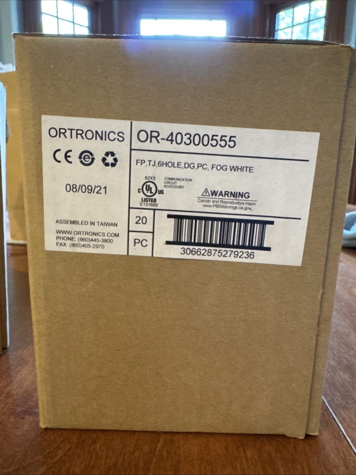 NEW Box of 20 Ortronics OR-40300555 TracJack Faceplate 6Hole Dual Gang Fog White