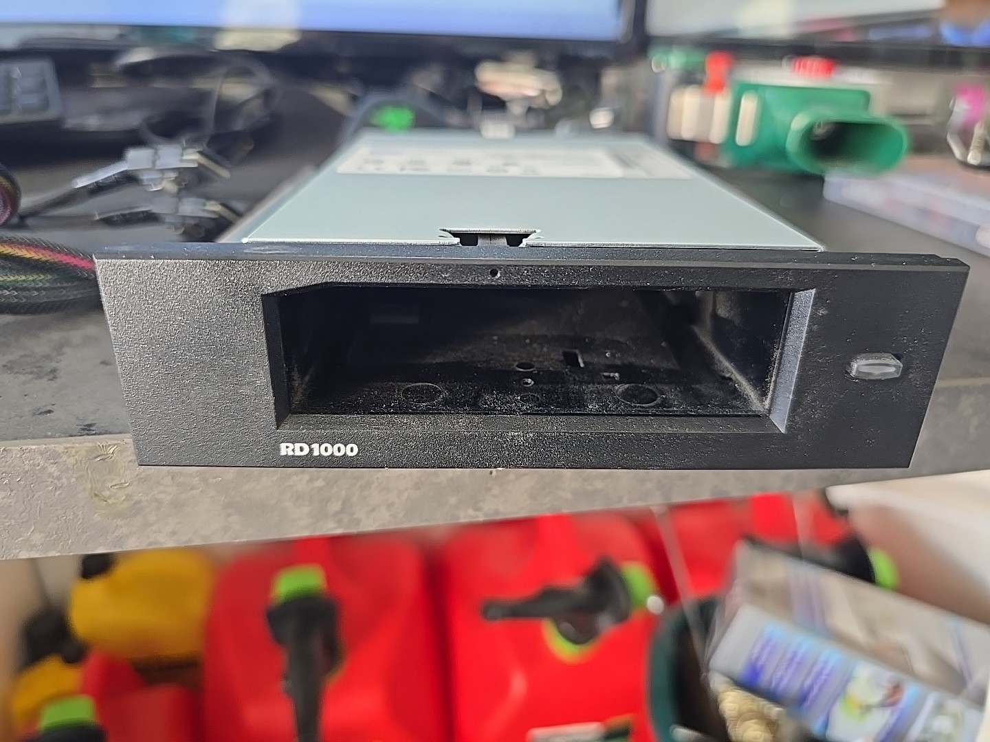 Dell Power Vault RD 1000 Internal Data Cartridge Drive Tape Drive. please read