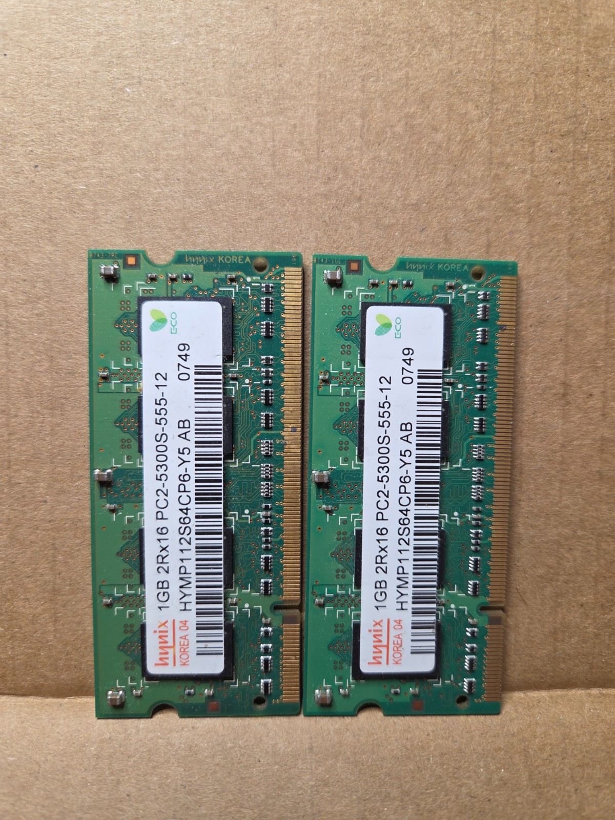 2GB (2x2GB) Hynix PC2 - 5300S 1GB SO-DIMM DDR2 Memory (HYMP564S64BP6-Y5 AB)