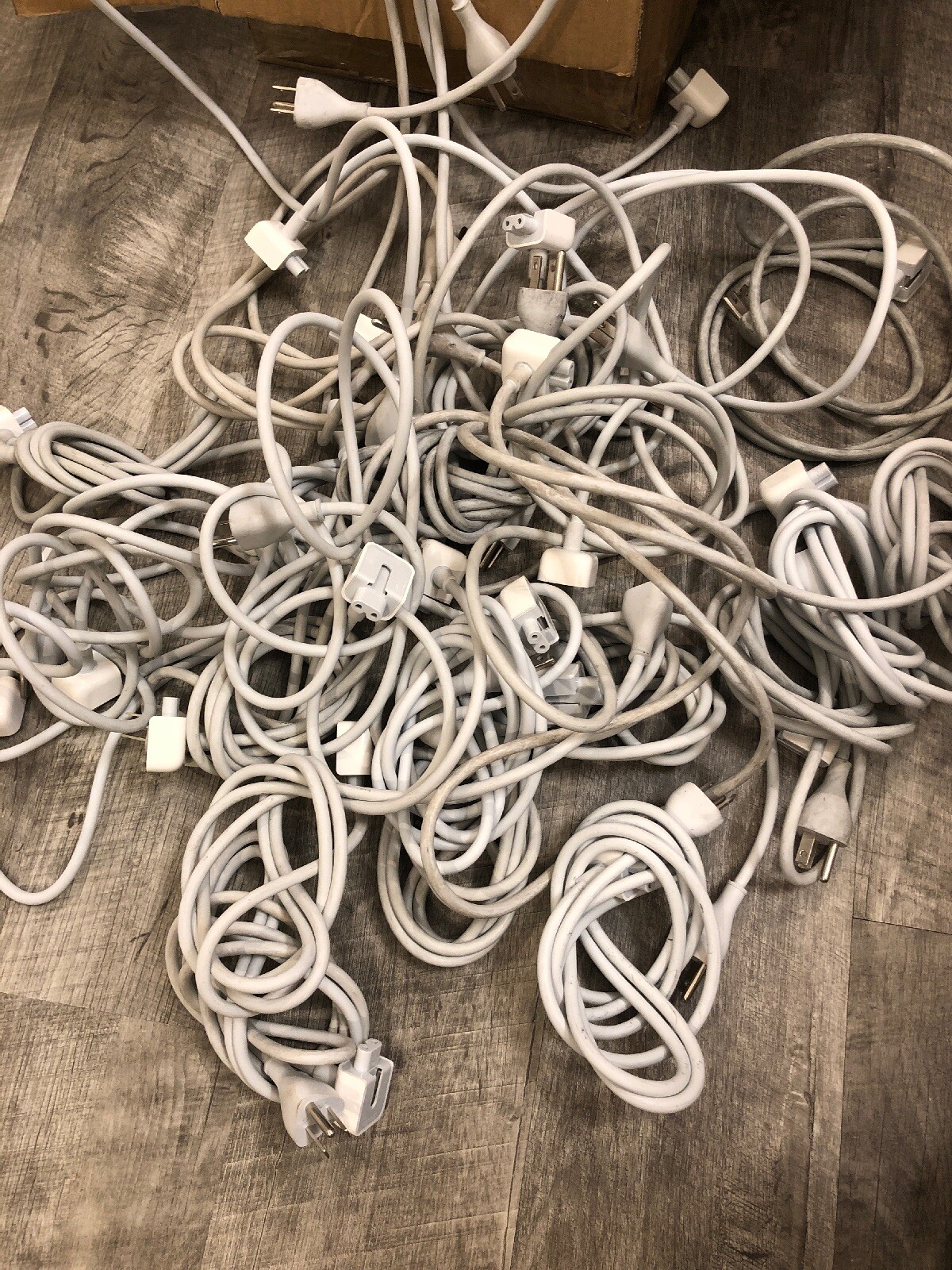 LOT OF 20 OEM Apple APC7H Power Cord LS-7A E62405SP 2.5A 125V *OEM* Volex