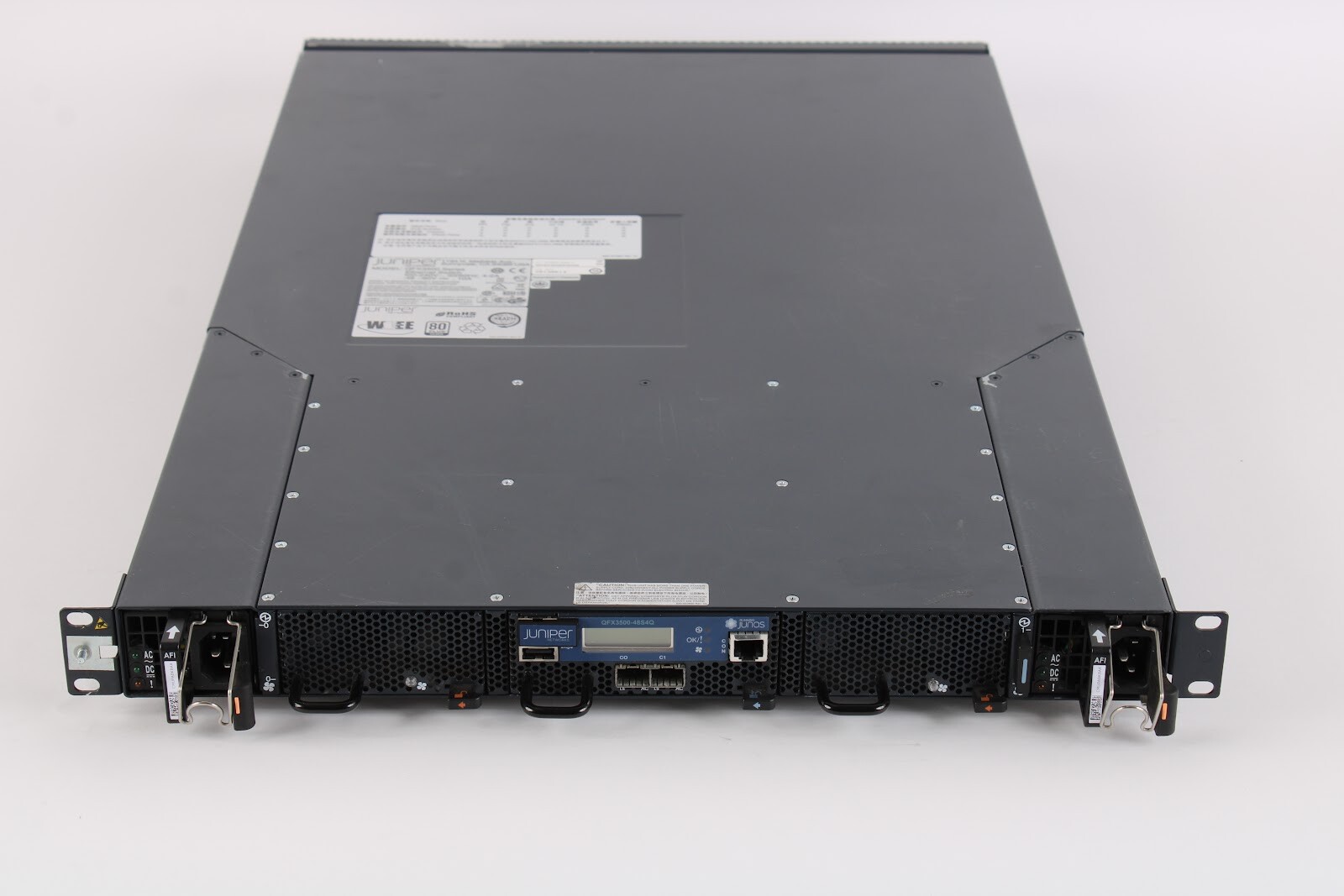 Juniper QFX3500-48S4Q-E 48-Port Switch W/ 2x JPSU-650W-AC-AFI-A PSU - Fair