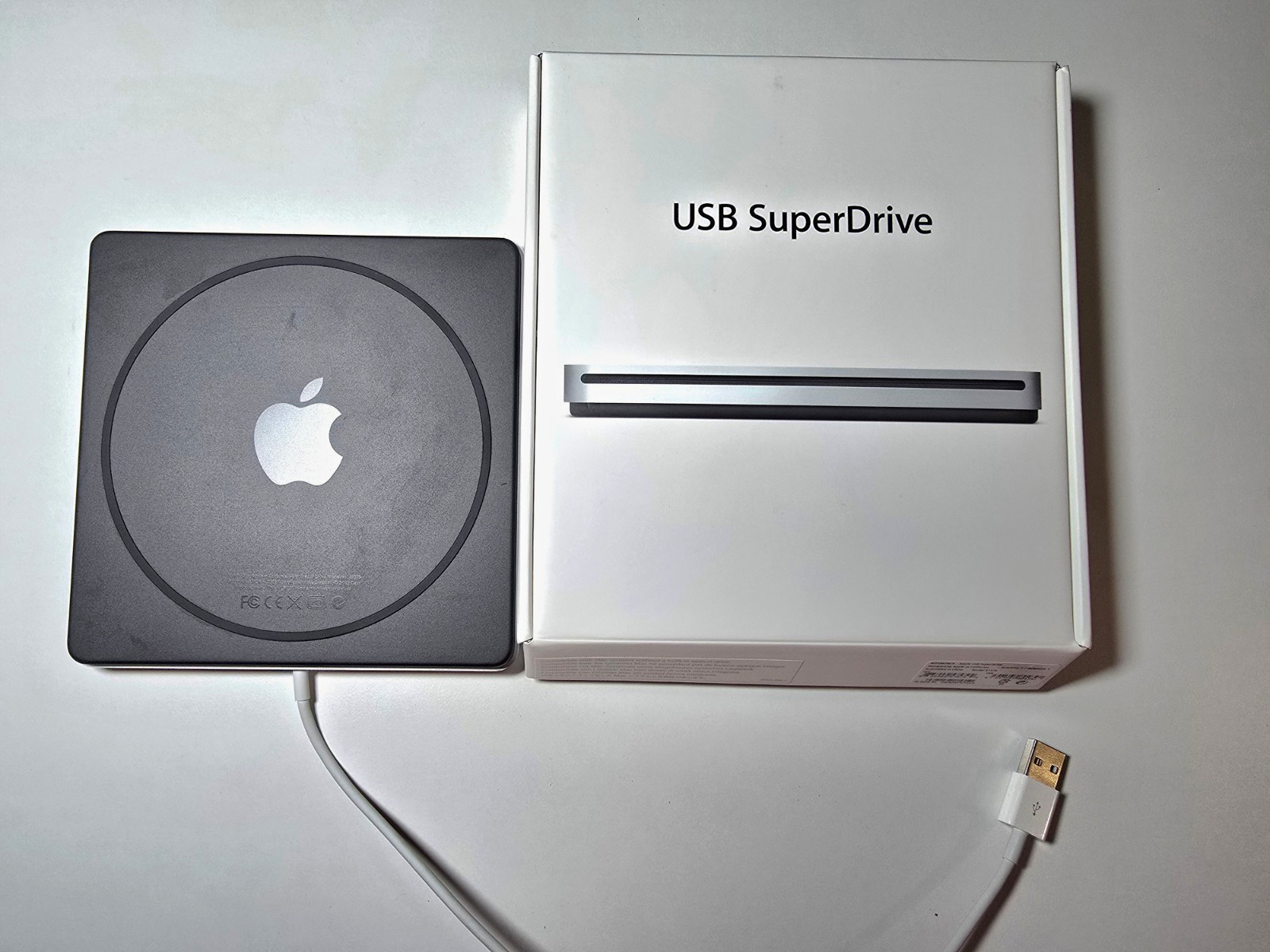 Apple USB SuperDrive USB-Powered External CD/DVD Optical Drive for Mac Silver