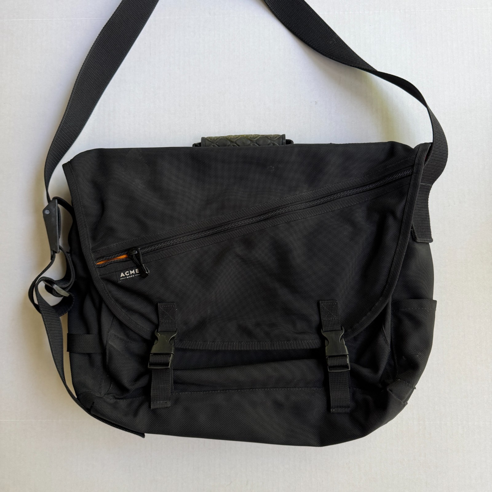Vintage ACME Made The Clyde Street Messenger Laptop Bag Black 17" Padded Sleeve