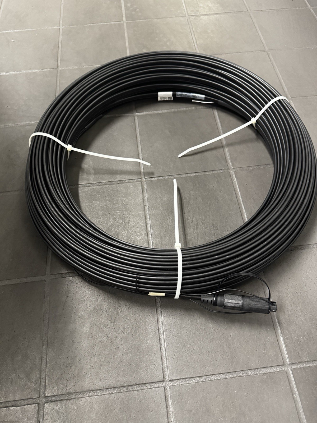 CommScope Fhd-hj1b-0300f Fiber Optic Drop Cable 300 FT Os2
