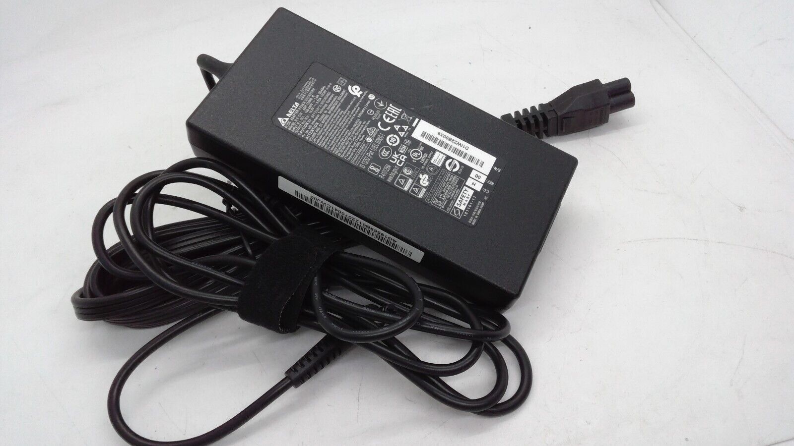OEM DELTA 19.5V 6.92A 135W ADP-135NB B Adapter For Acer Nitro 5 AN517-52-52T3