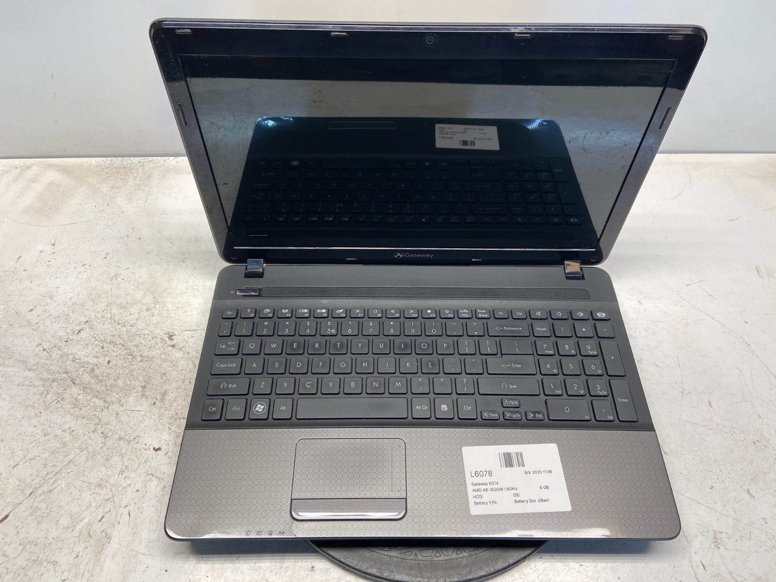 Gateway N214 AMD A8-3520M 1.6GHz 6 GB NO HDD - READ - SCREEN DMG