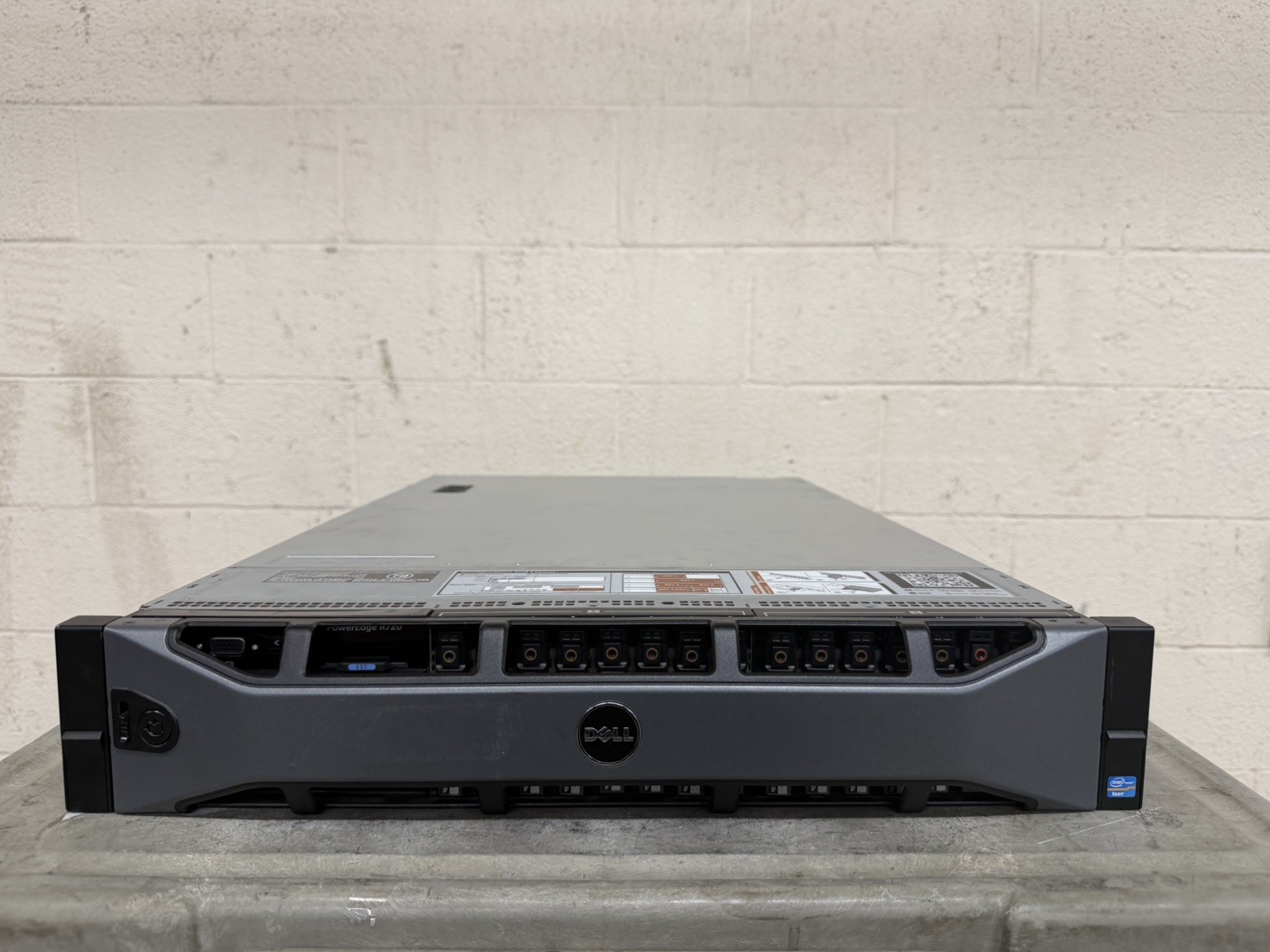 Dell PowerEdge R720 - 2x E5-2690 - 256GB RAM - 16x 2.5" - 2x NVIDIA Tesla K40
