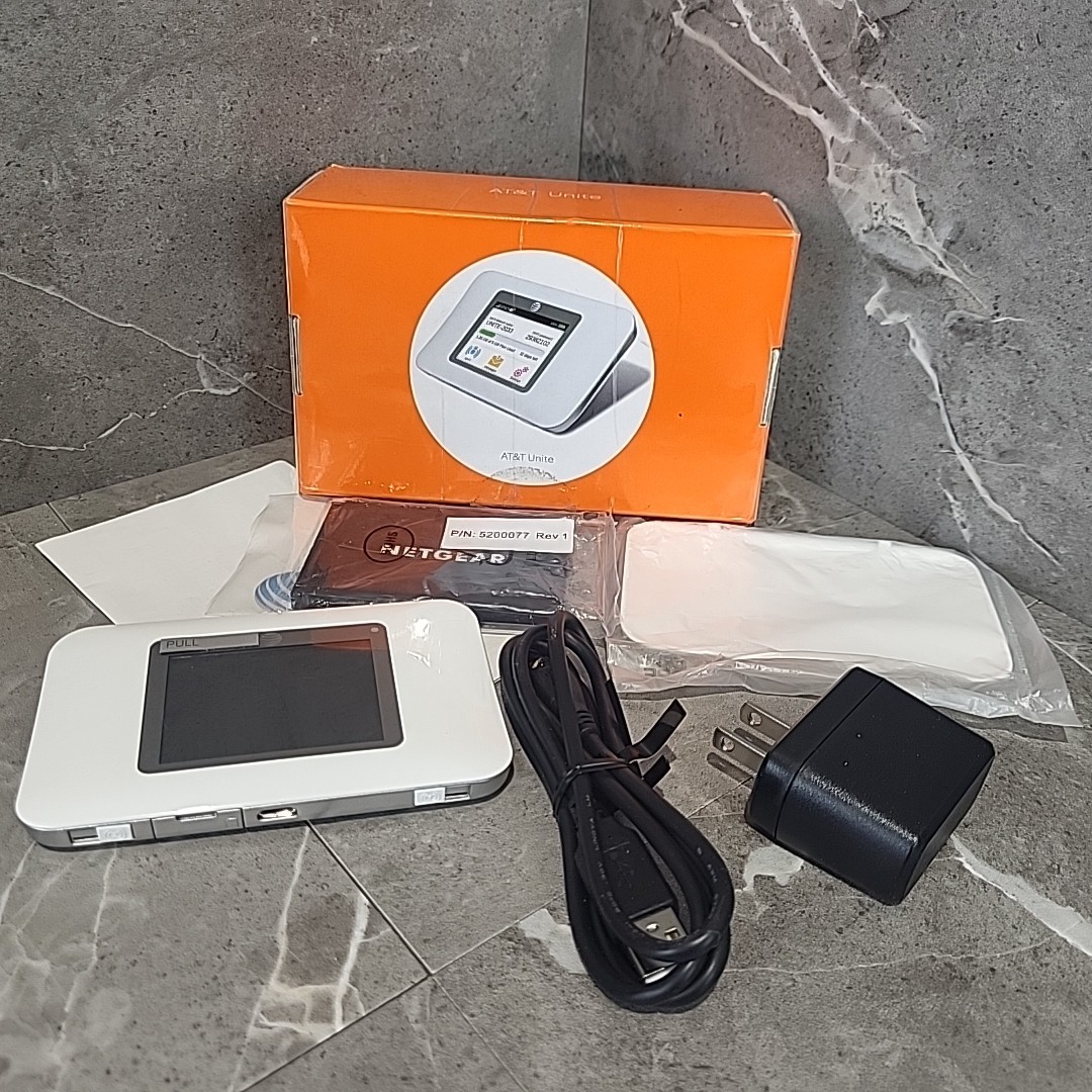 AT&T Unite Hot Spot Charger Netgear Mobile 65396 Open Box
