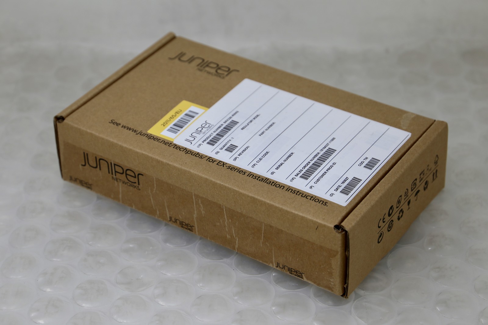 *NEW* JUNIPER SRX320-RMK0 - SRX 320 Rack Mount KIT with Adapter Tray (Non PoE)