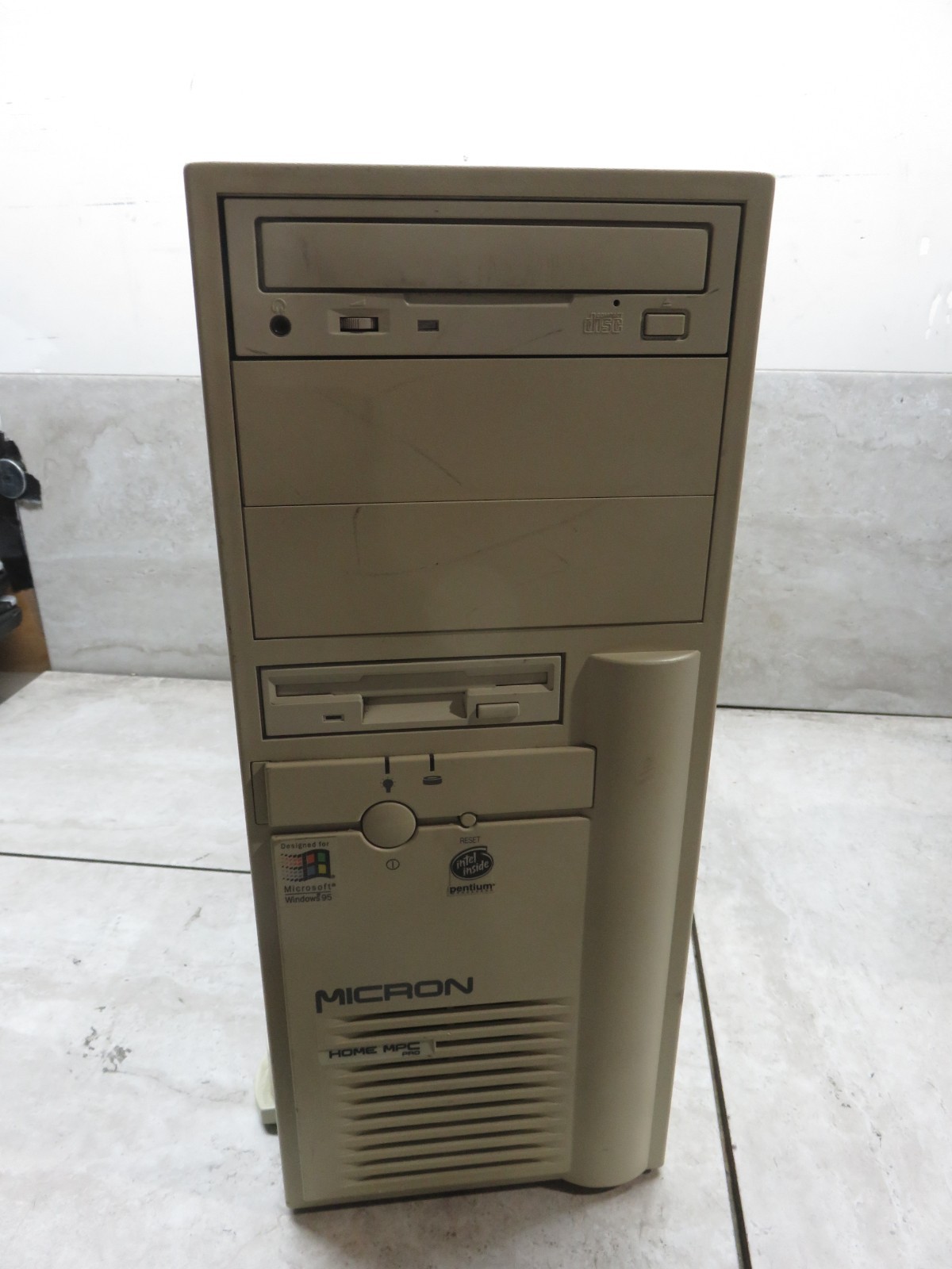 Micron M54HI Computer  Intel Pentium 150MHz 640KB NO HDD - BOOT TO BIOS