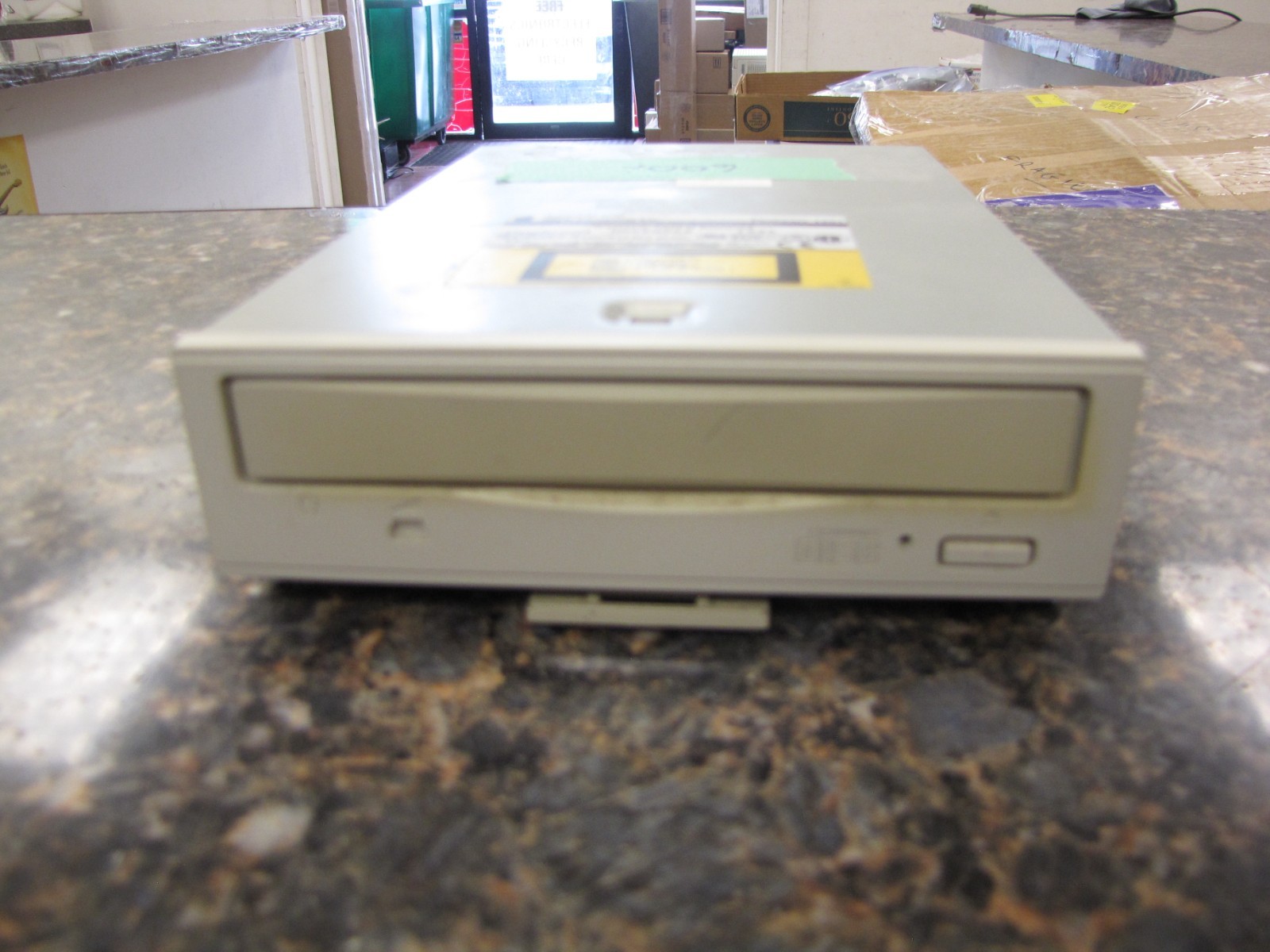 Vintage 1995 Apple Computer CR-504-K  AppleCD 600i CD-ROM - IJ31