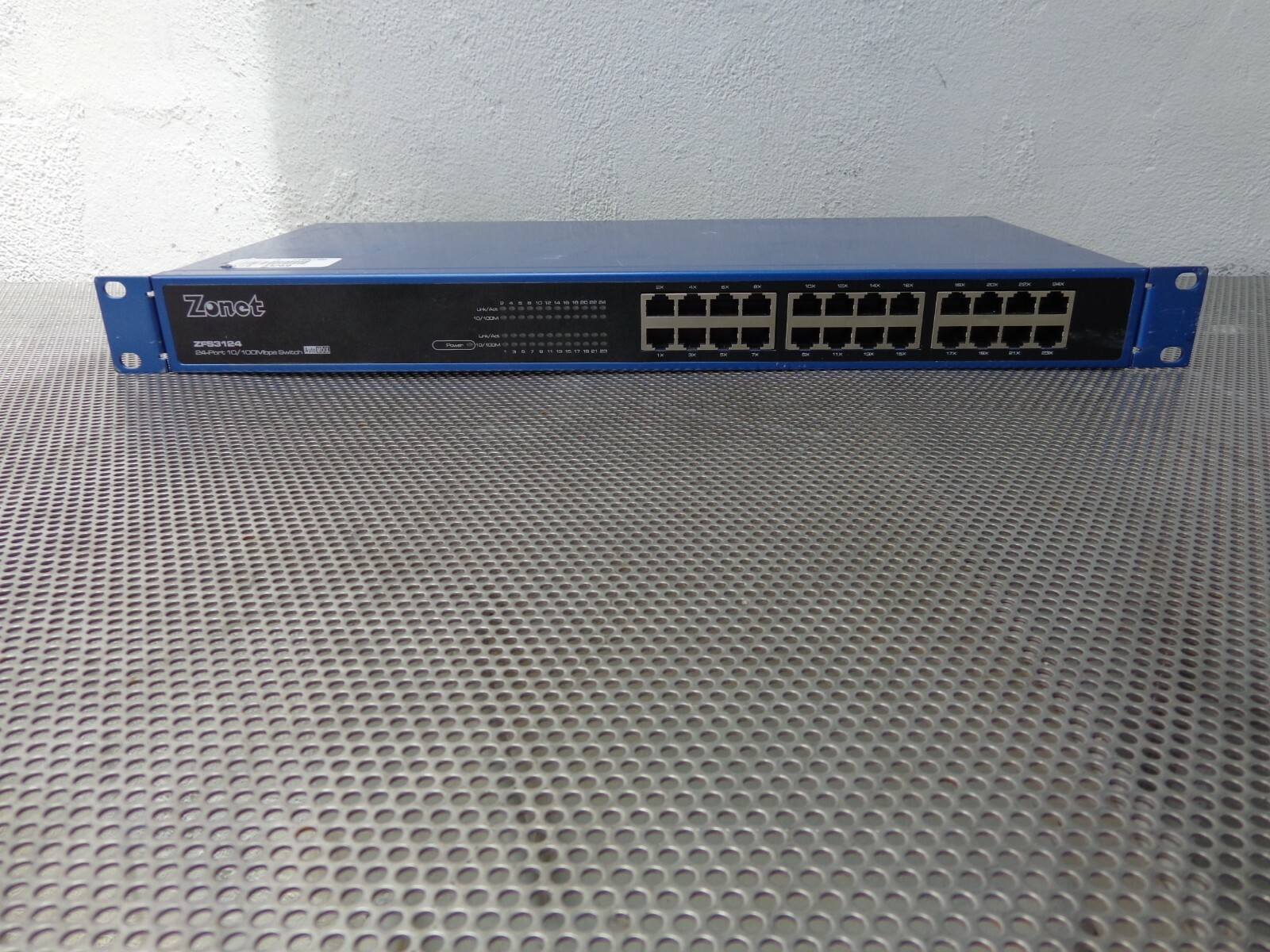 Zonet ZFS3124 24-Port 10/100 Ethernet Switch