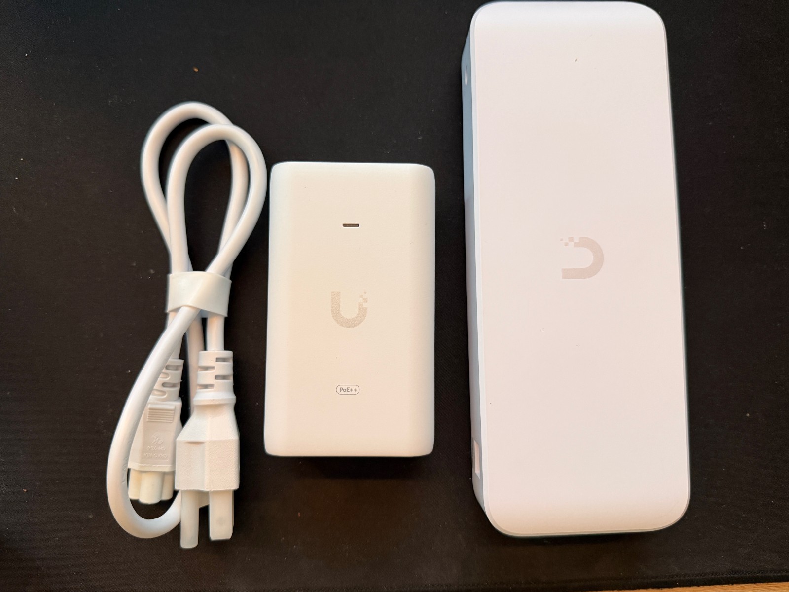 Ubiquiti Unifi Switch Ultra with PoE injector (42w PoE)