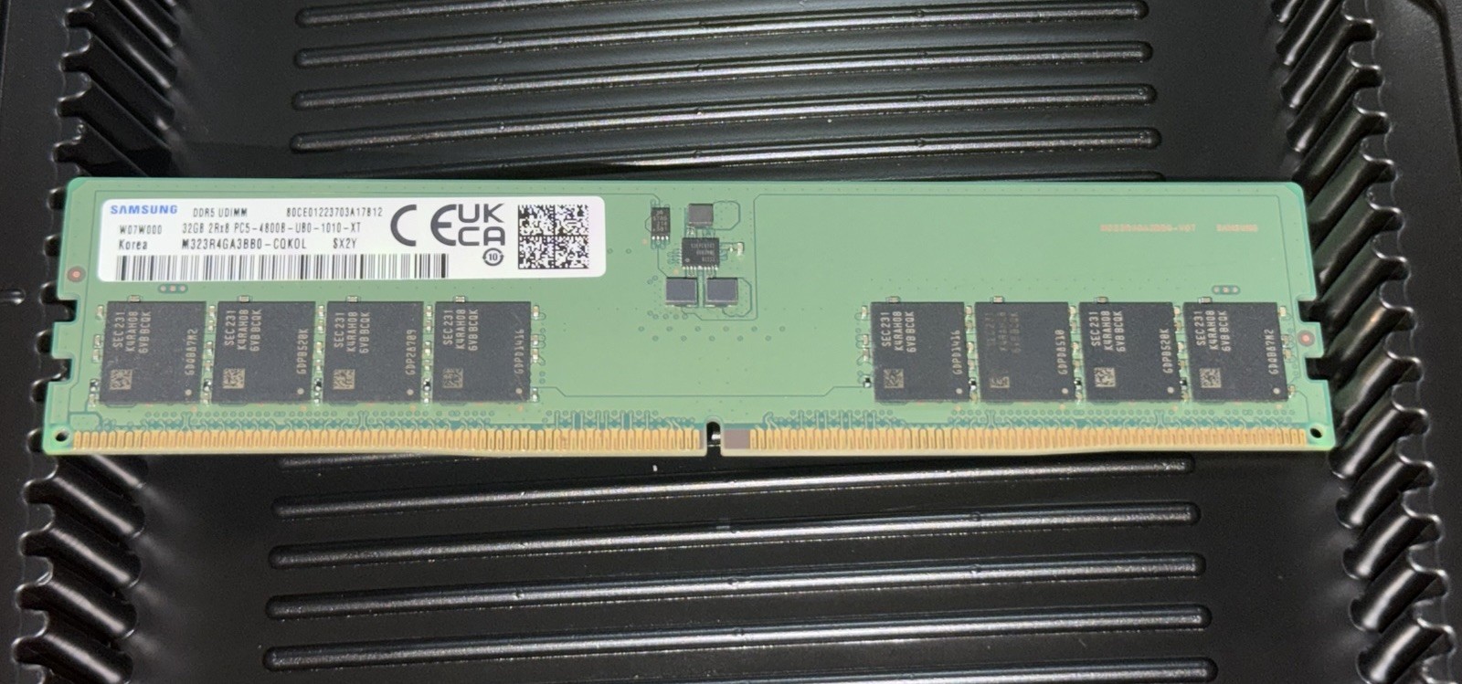 Samsung M323R4GA3BB0-CQK0L 32GB 4800MHz PC5-38400 CL40 UDIMM DDR5 Memory RAM