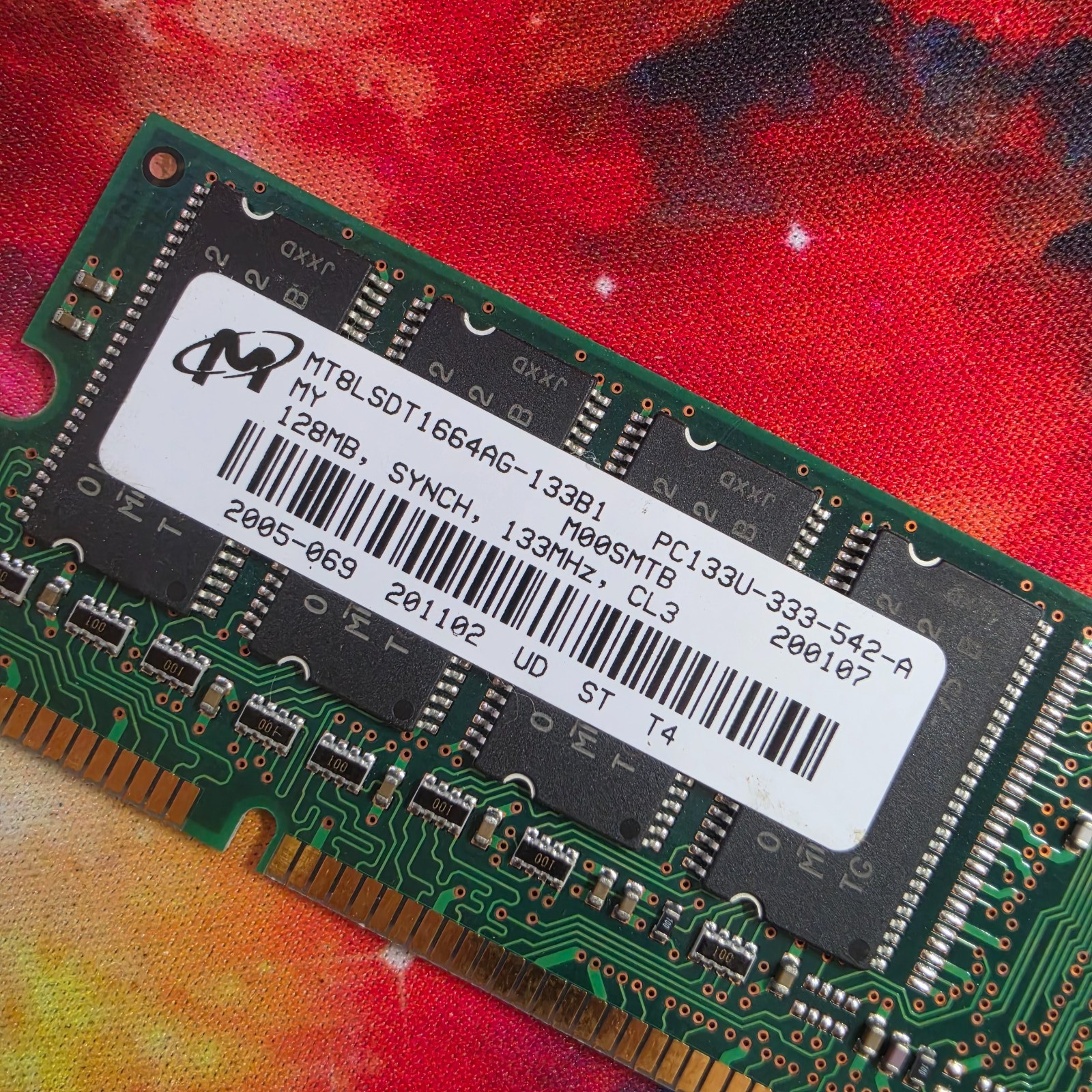 MICRON MT8LSDT1664AG-133B1 128MB 168-PIN CL2 UDIMM RAM 133MHz (128-8)