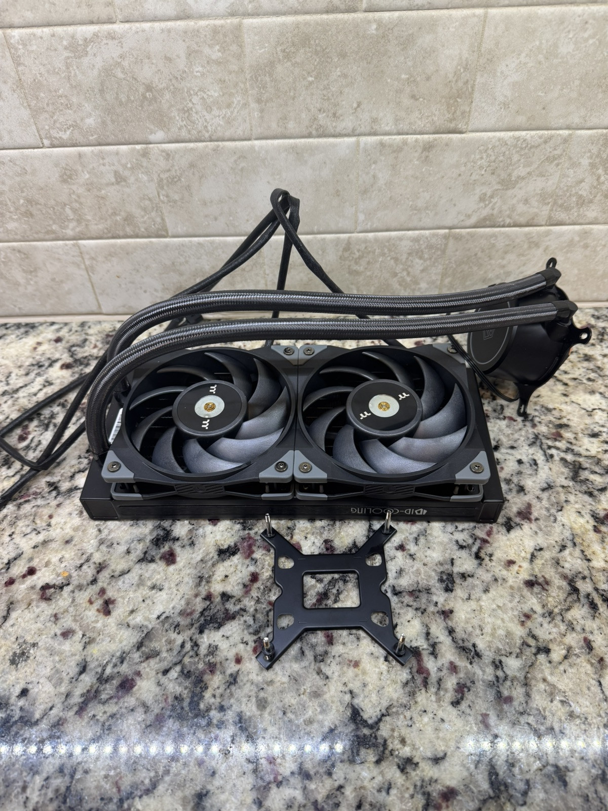 ID-Cooling FROSTFLOW(?) Nice Unit Fast Shipping