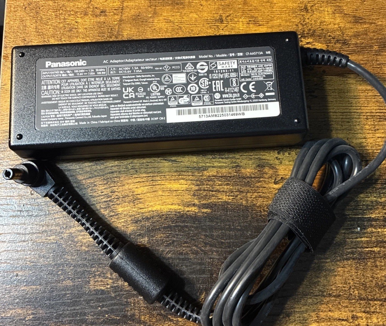 Panasonic Ac Adapter-CF-AA5713A M8 Output-15.6V-7.05A 110W