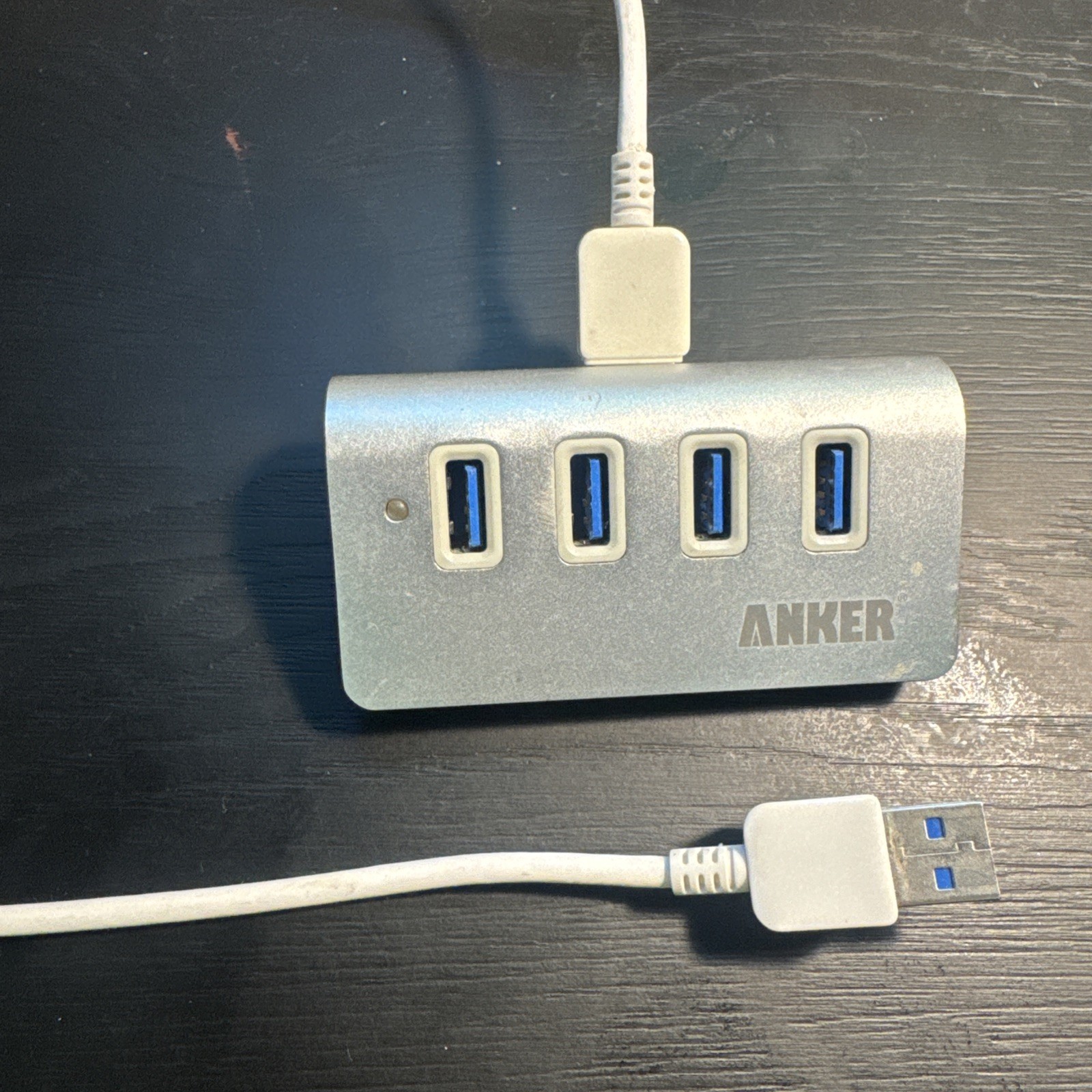 Anker 4-Port USB 3.0 Unibody Aluminum Portable Data Hub with 1ft USB 3.0 Cable