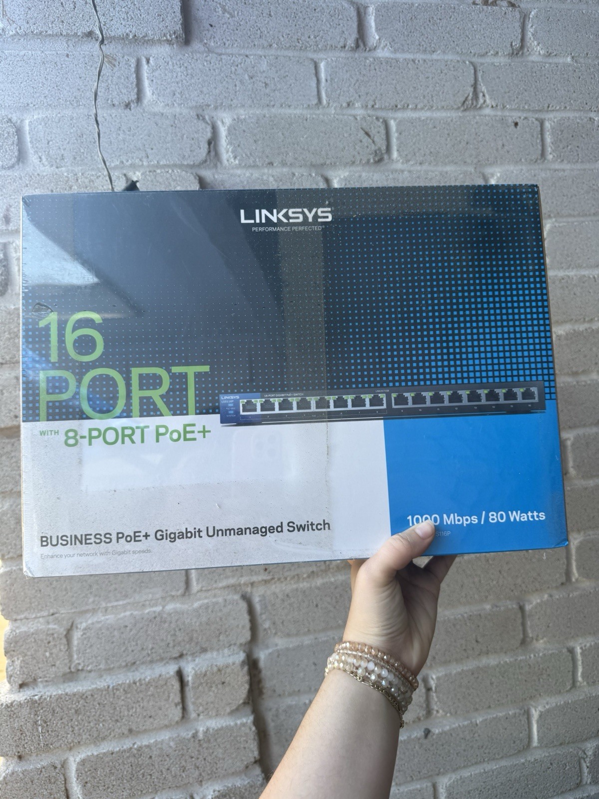 Linksys LGS116P 16-Port PoE+ Gigabit 1000 Mbps Unmanaged Business Switch