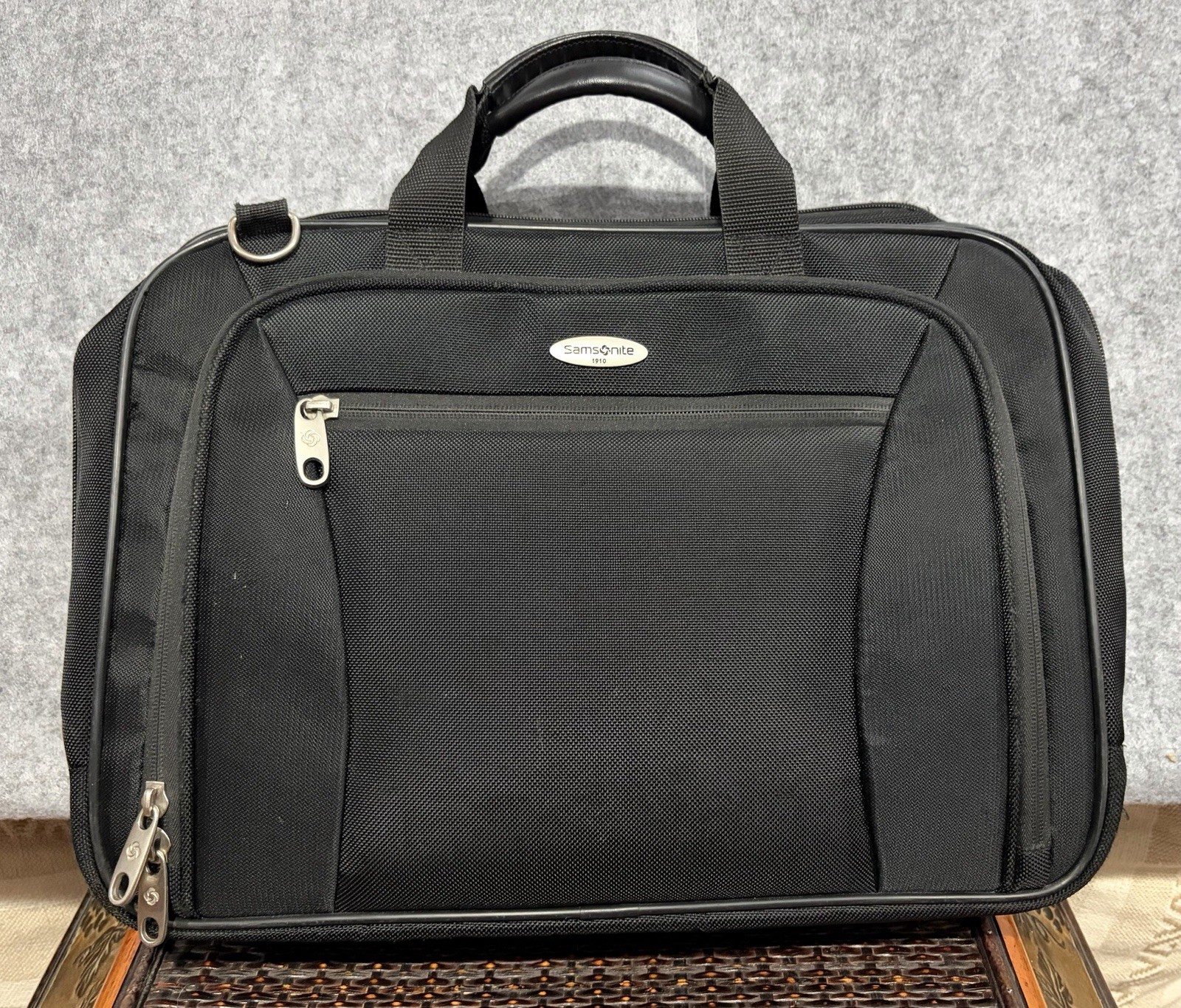 Samsonite Black Expandable Business Laptop Bag 18" Luggage Briefcase