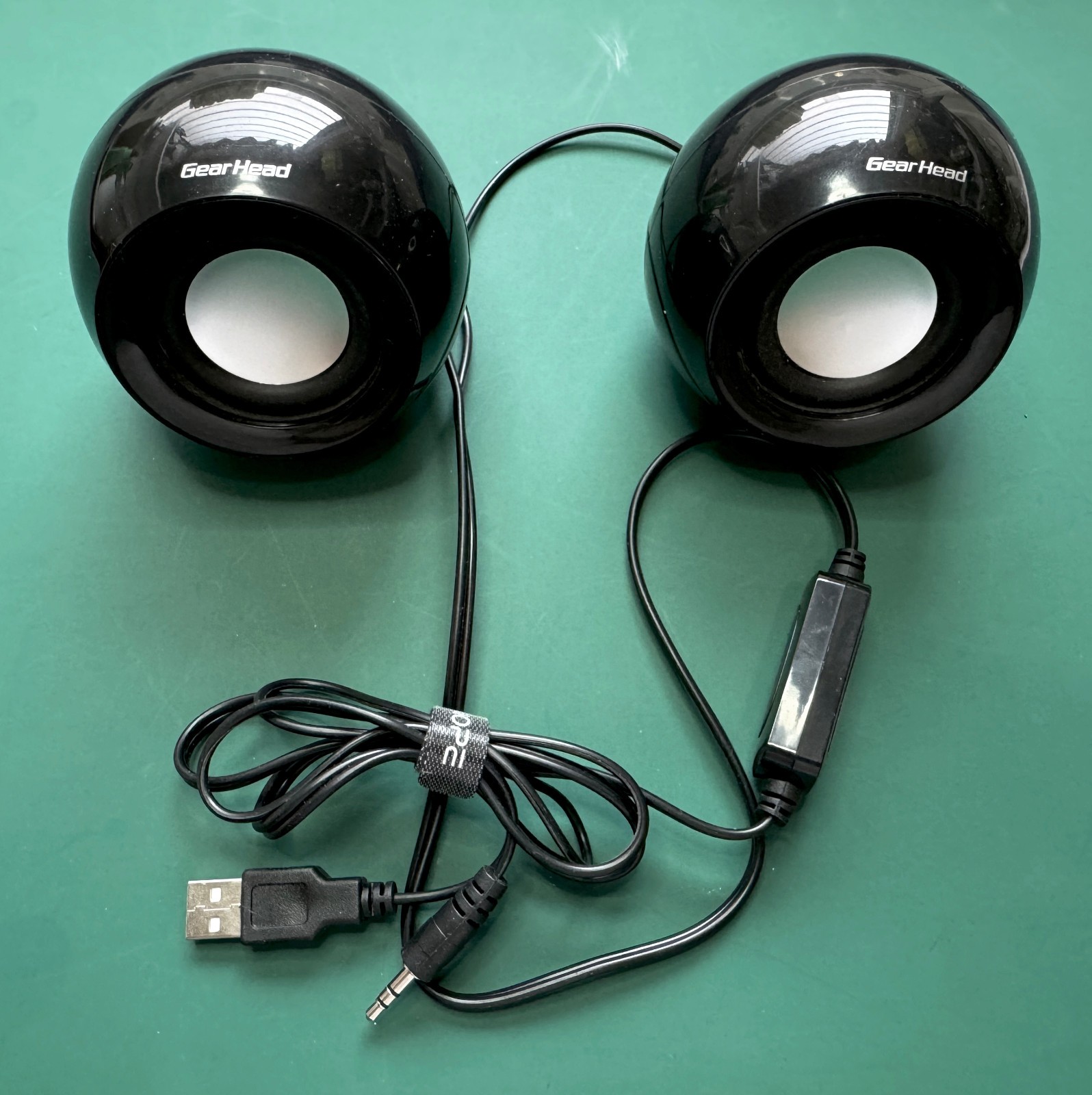 Gear Head USB 2.0 Speakers - Model SPK1850BLK