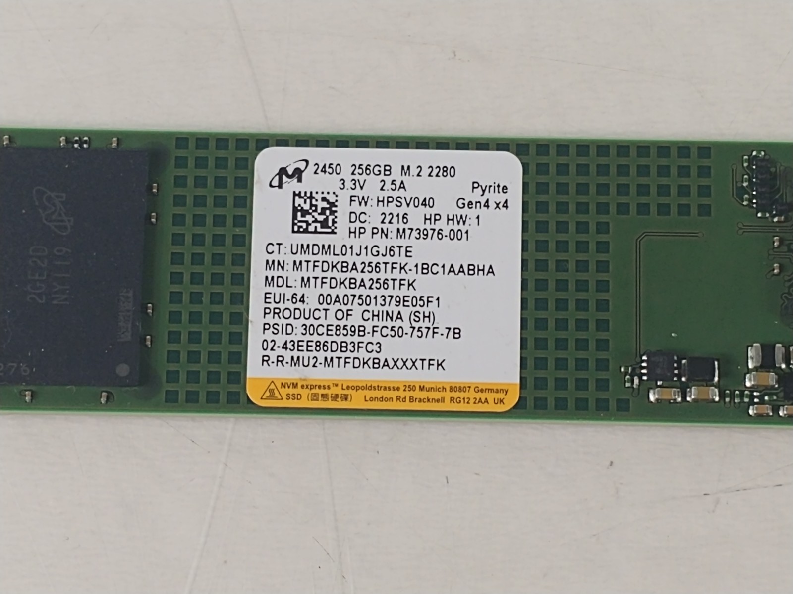 Micron 2450 MTFDKBA256TFK 256 GB NVMe 80mm Solid State Drive