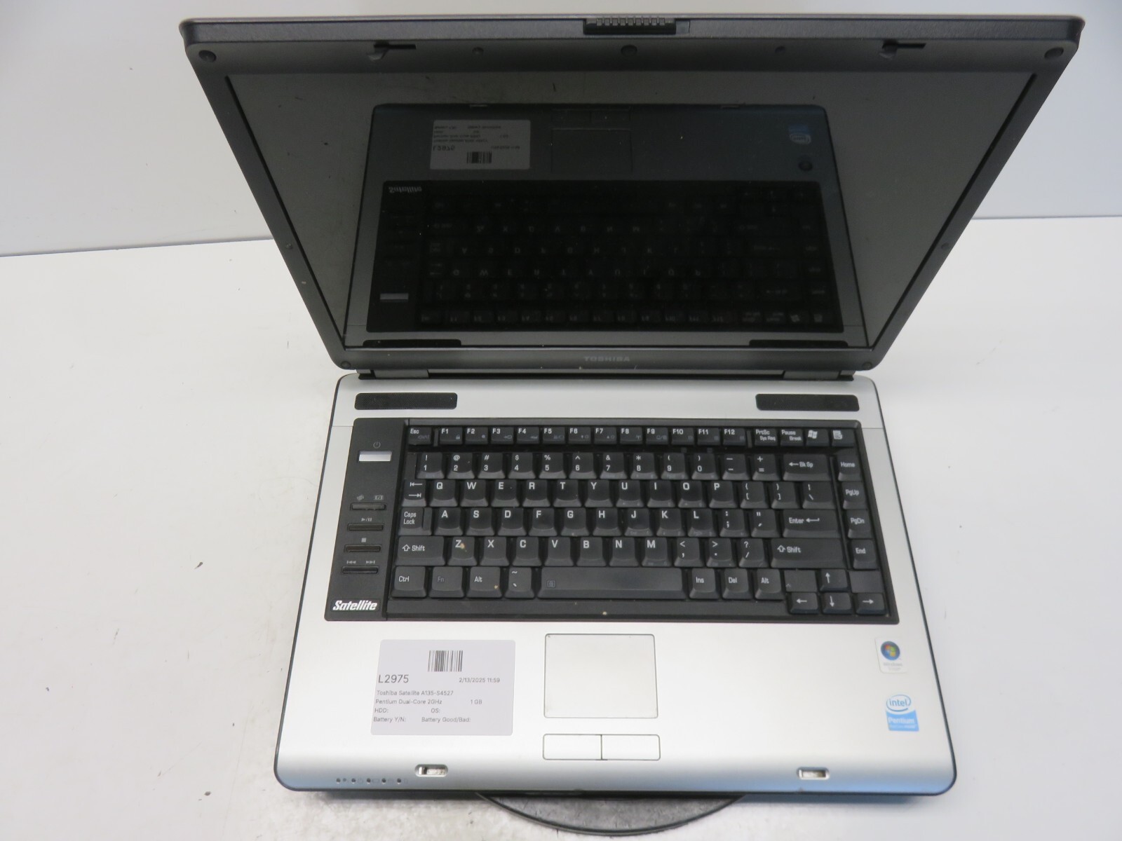 Toshiba Satellite A135-S4527 Pentium Dual-Core 2GHz 1 GB NO HDD No Batt